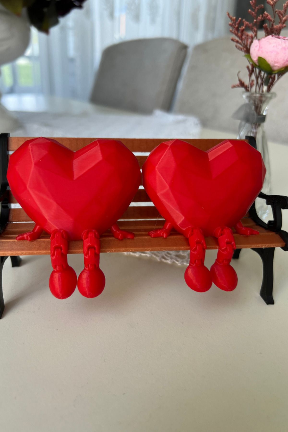 lina hobby Kalp Şeklinde Biblo 2 Adet – Oturan Çift Kalp Dekoru 4,8×6,4 Cm Kırmızı Masaüstü Süs