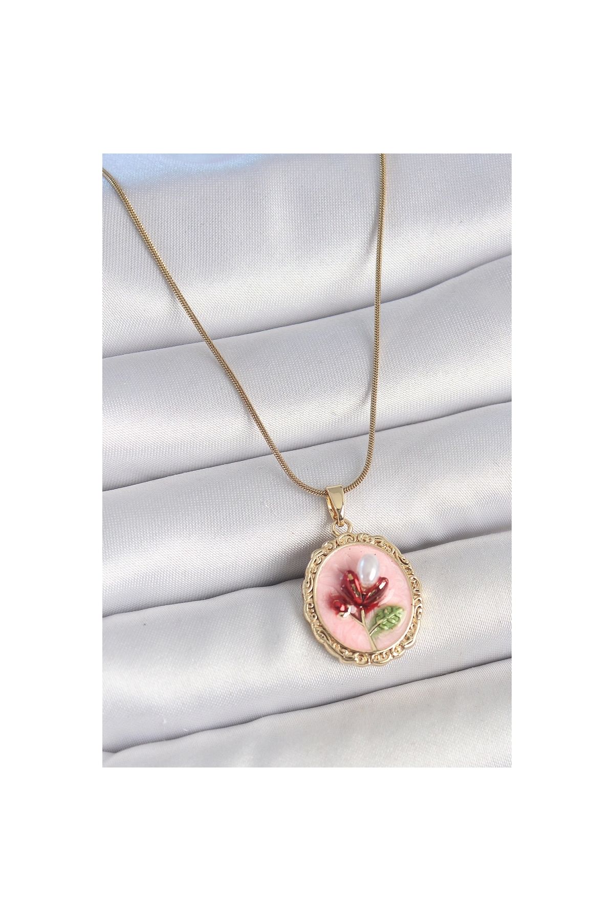 Marsilyan 316L Çelik Gold Renk Zincir Pembe Mineli İncili Çiçek İşlemeli Portre Model Kadın Kolye - TJ-BKO1015