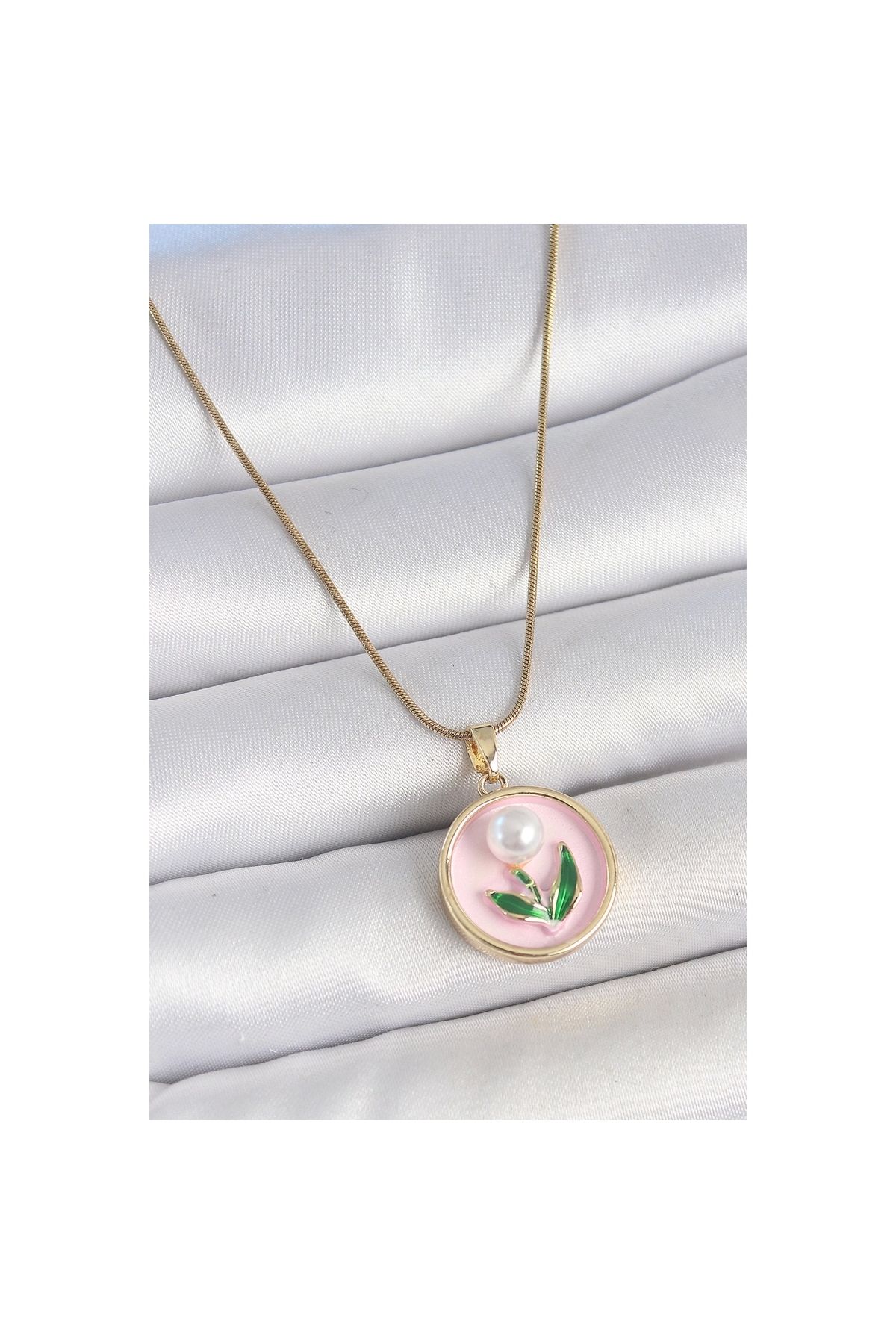 Marsilyan 316L Çelik Gold Renk Zincir Pembe Mineli İncili Çiçek İşlemeli Portre Model Kadın Kolye - TJ-BKO1016