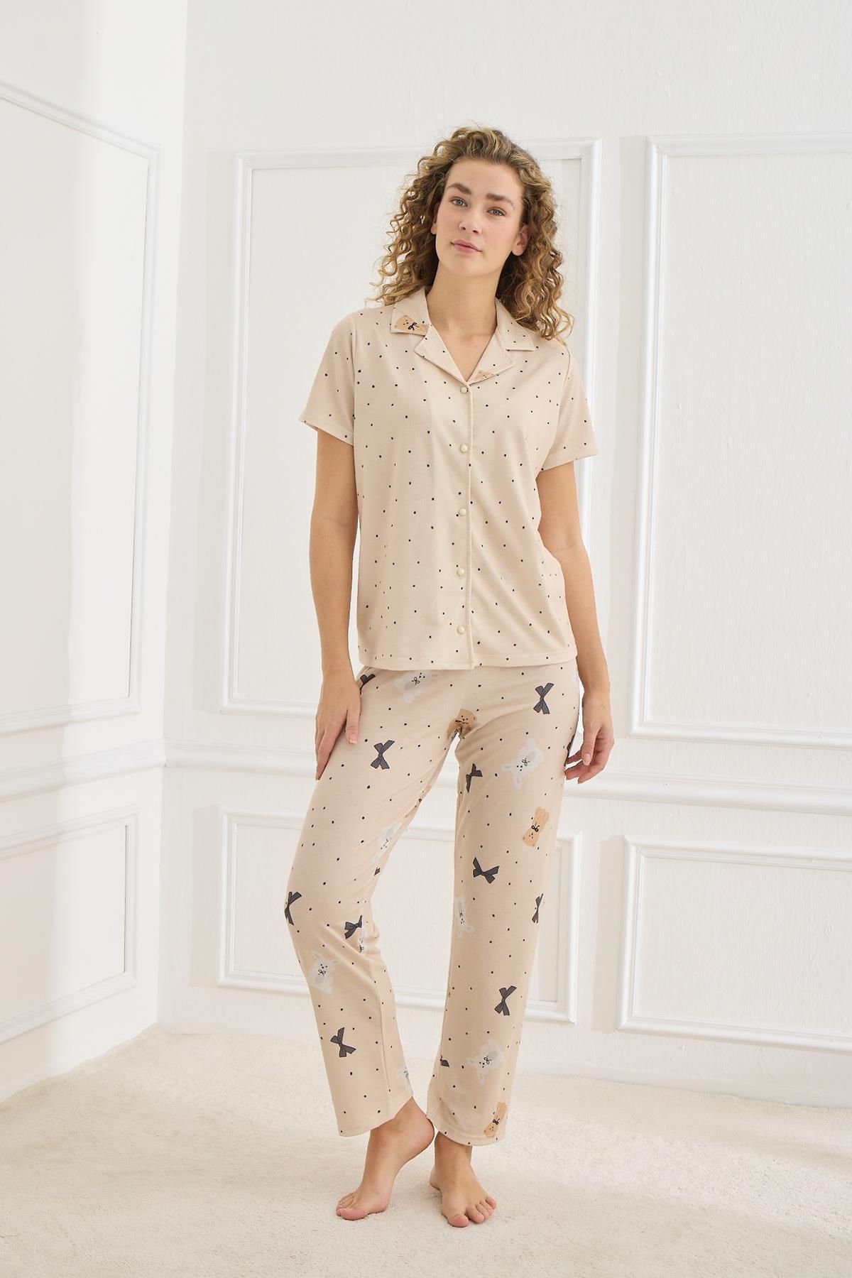 Kompedan Kadın Desenli Polo Yaka Likralı Pijama Takım | Bej 70110-918