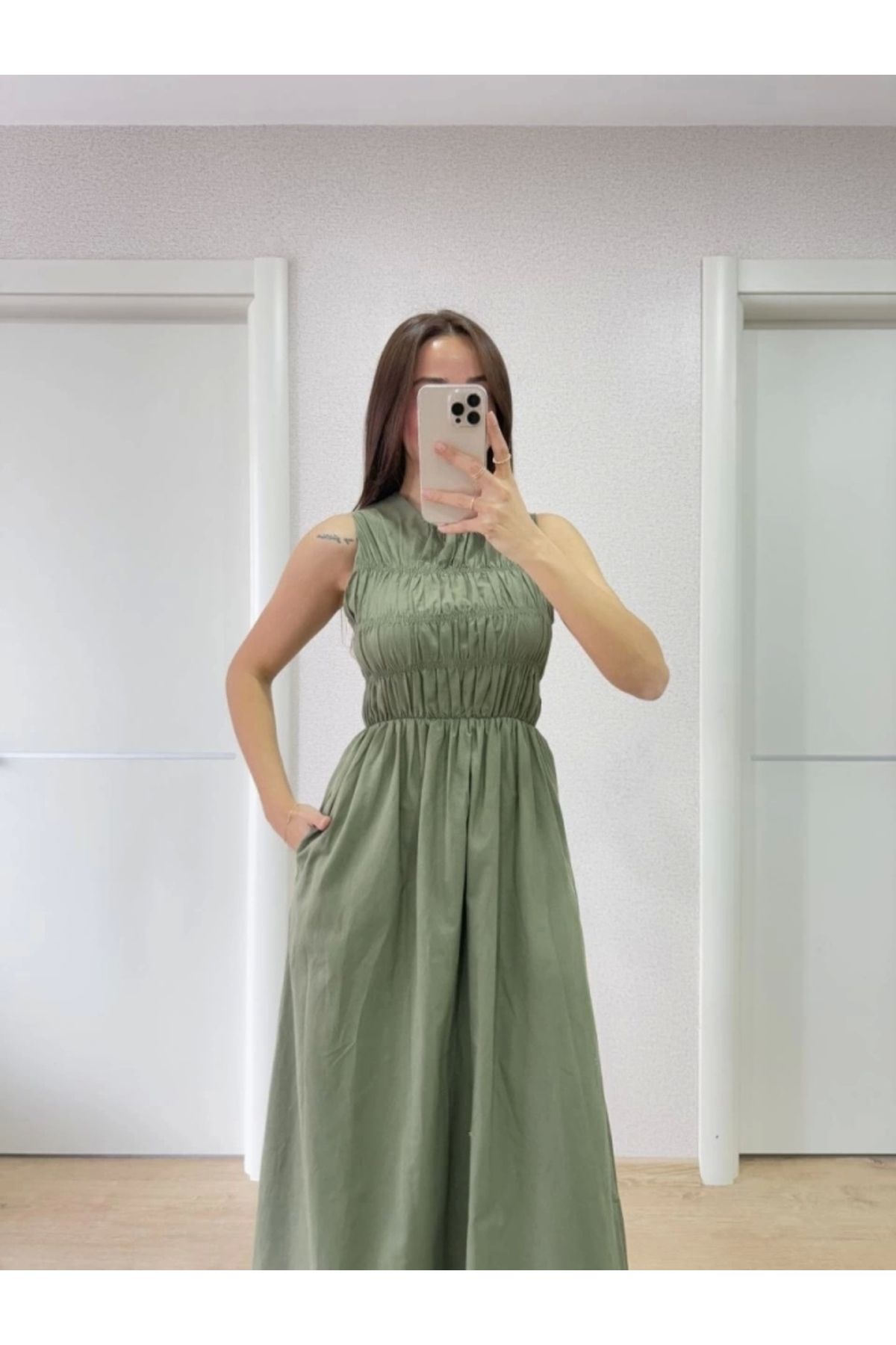 Butik Kolsuz Göğüs Lastıklı Uzun Elbise - Yeşil