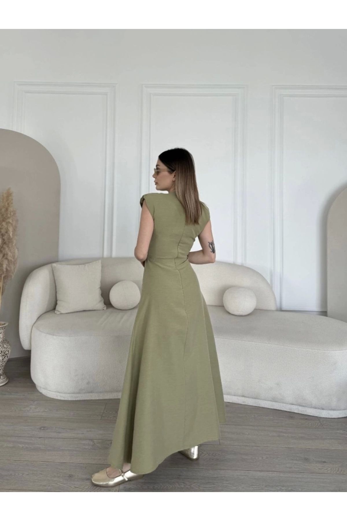 Butik Keten Yandan Yırtmaçlı Uzun Sıfır Kolsuz Elbise - Yeşil