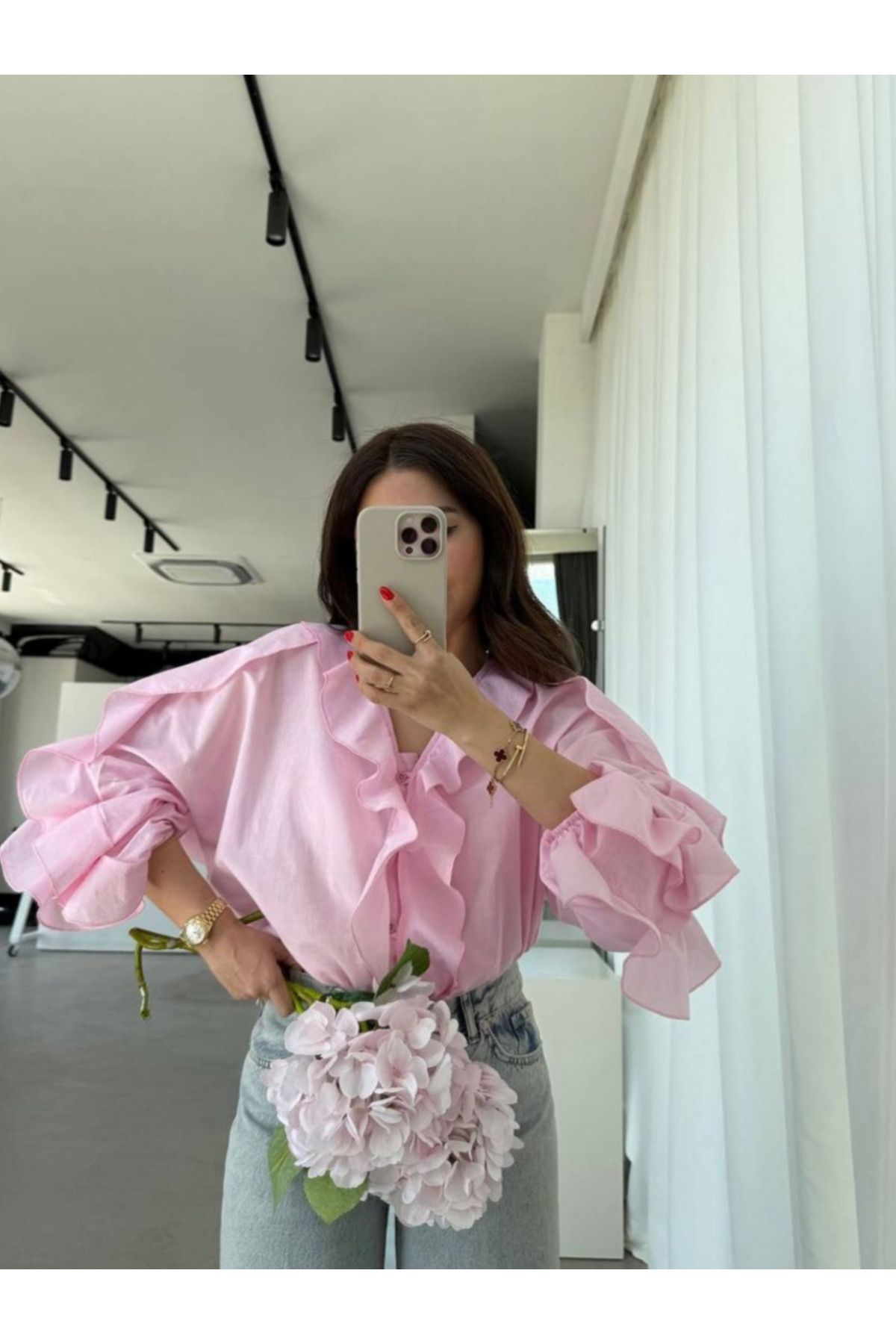 MODA Kolları ve Yakası Fırfırlı pembe Gömlek