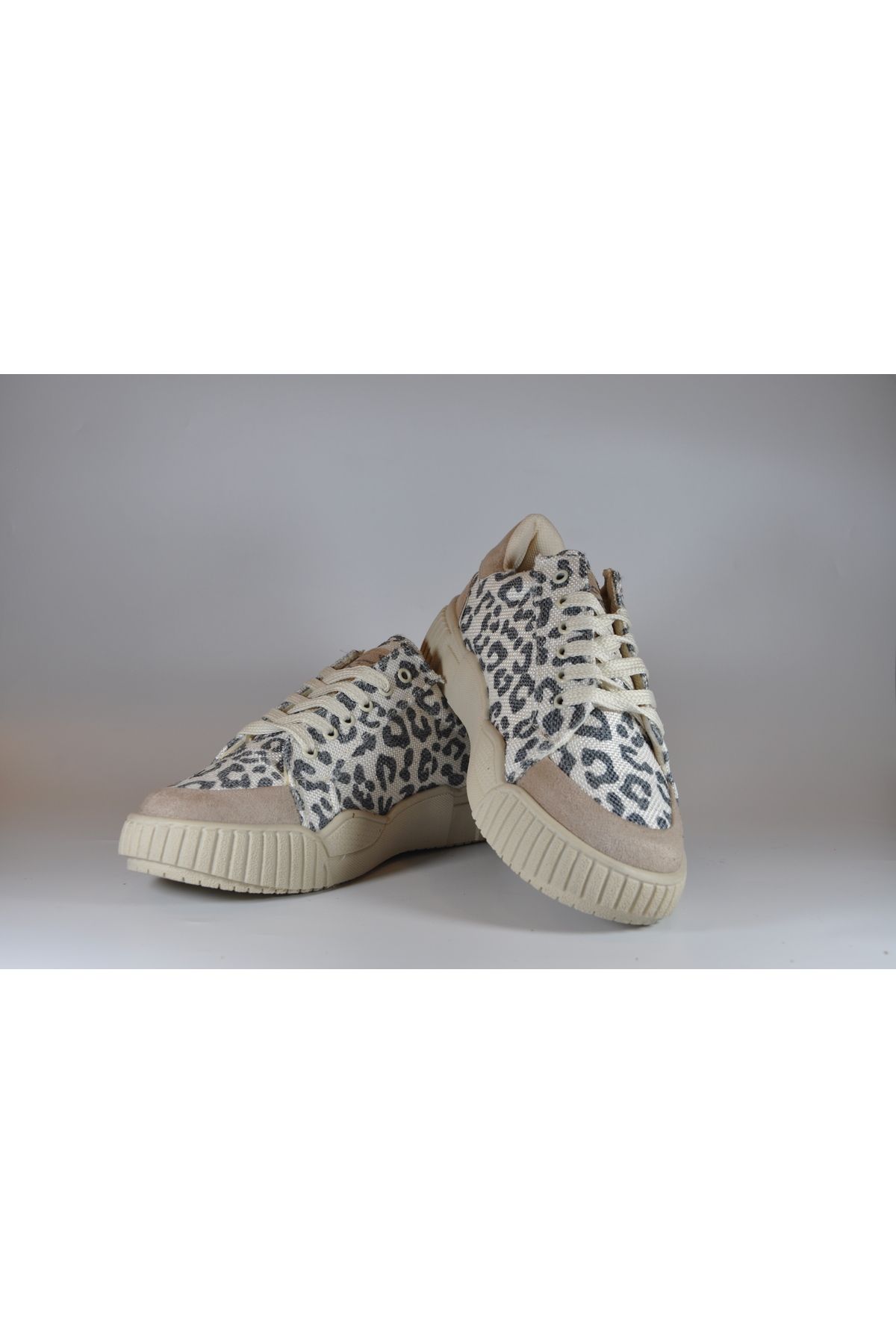 Yağız Kadın Sneaker Bağcıklı Spor Ayakkabı Siyah Bej Leopar