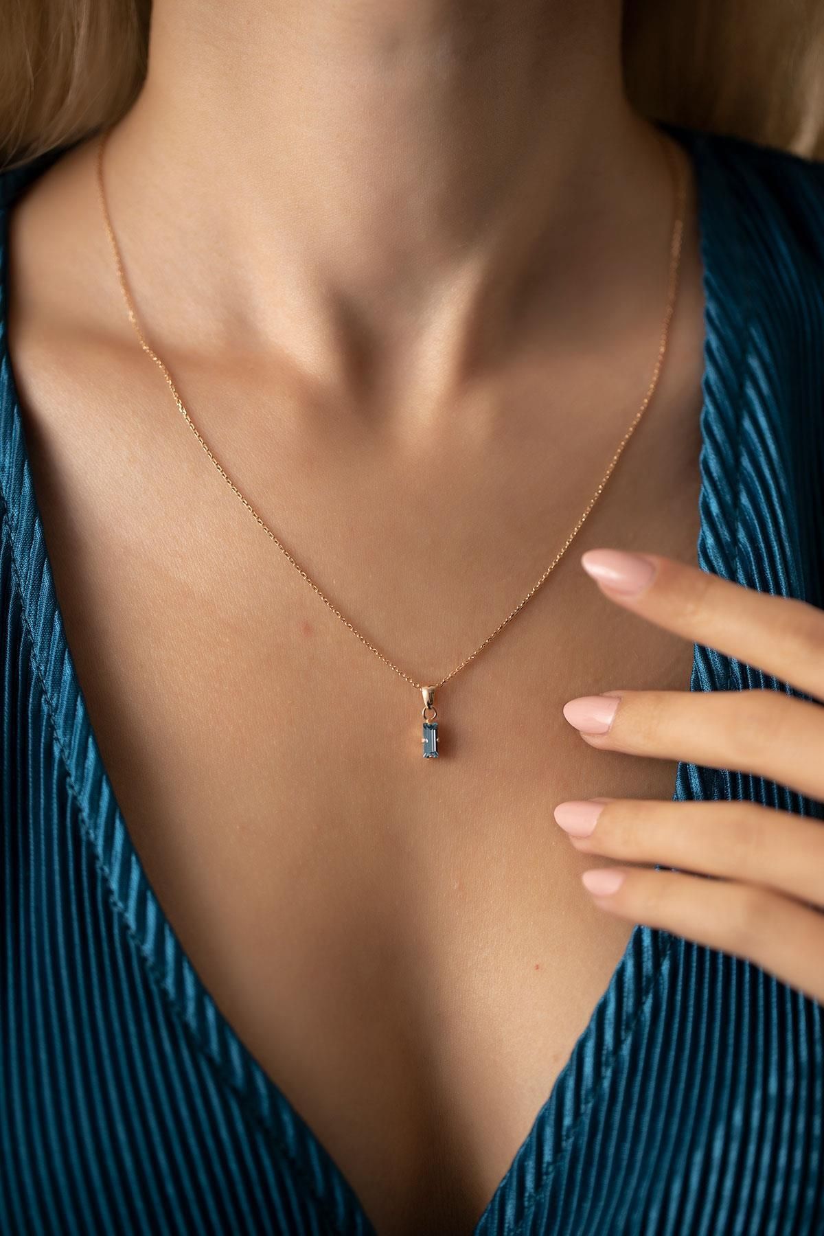 Ninova Silver Çubuk Model Rose Kaplama Gümüş Crystal Kolye