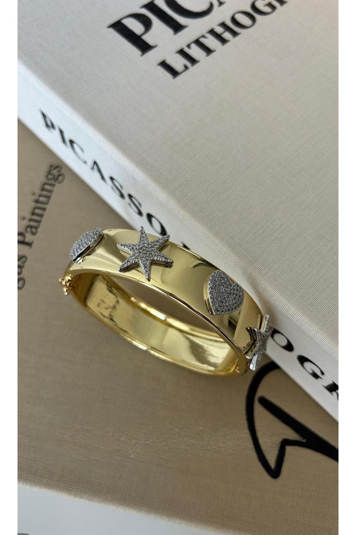 DKY Collection Yıldız ve Kalp Figürlü 14K Gold Kelepçe Bileklik