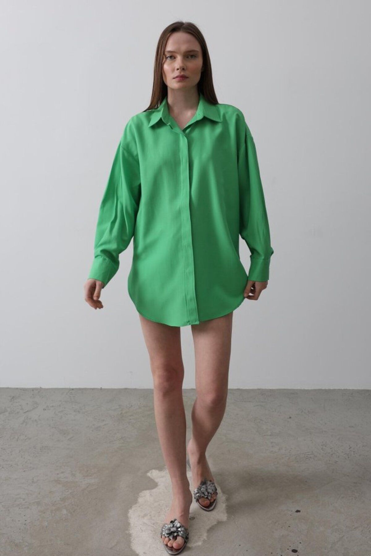 VELİZADE Kadın Konfor Modeli Yeşil Polo Yaka Pamuklu Oversize Uzun Kol Lüks Uzun Tunik Gömlek Tesettür