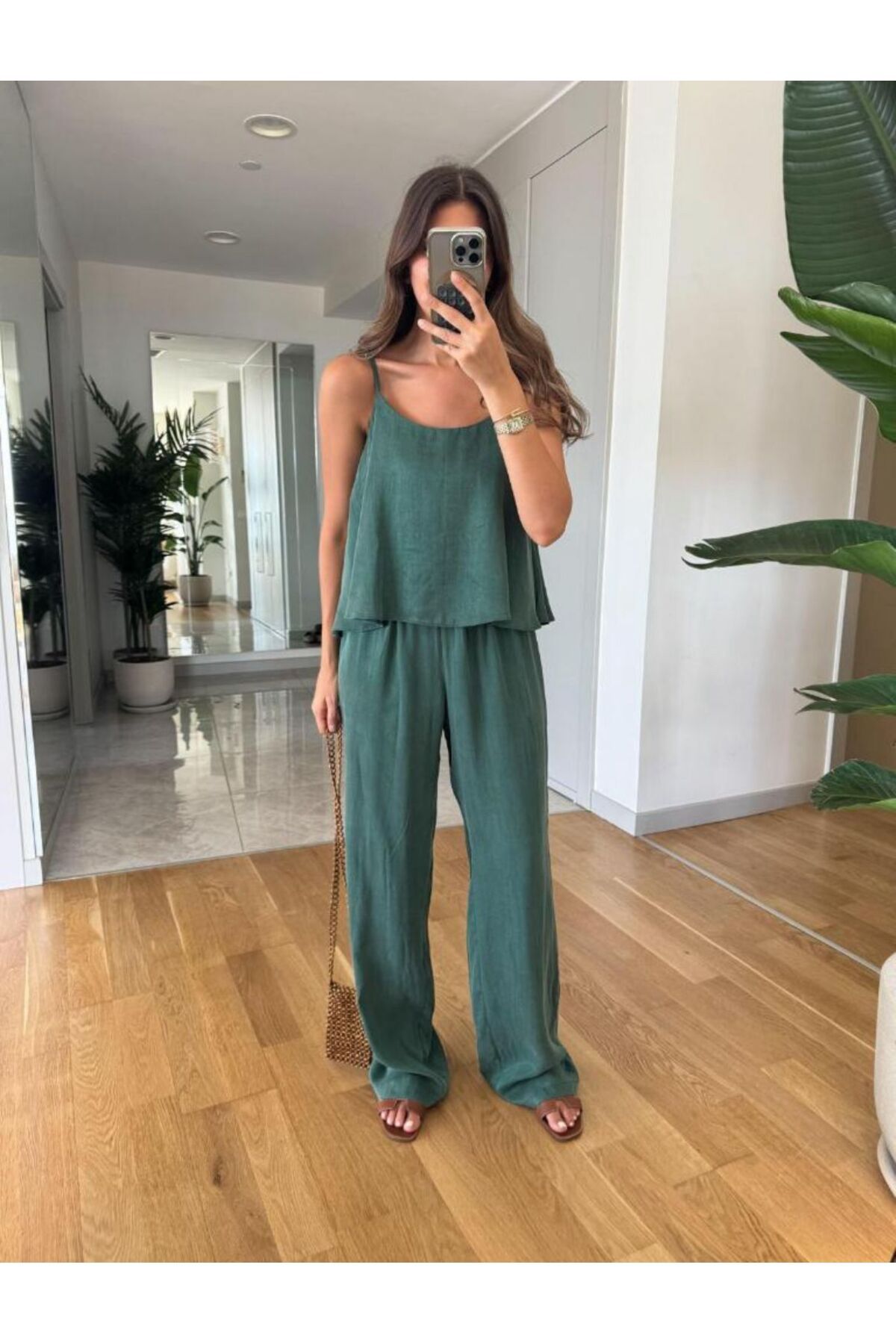 My Blog Zümrüt Yeşili Saten Görünümlü Askılı Bluz Pantolon Takım - 51043