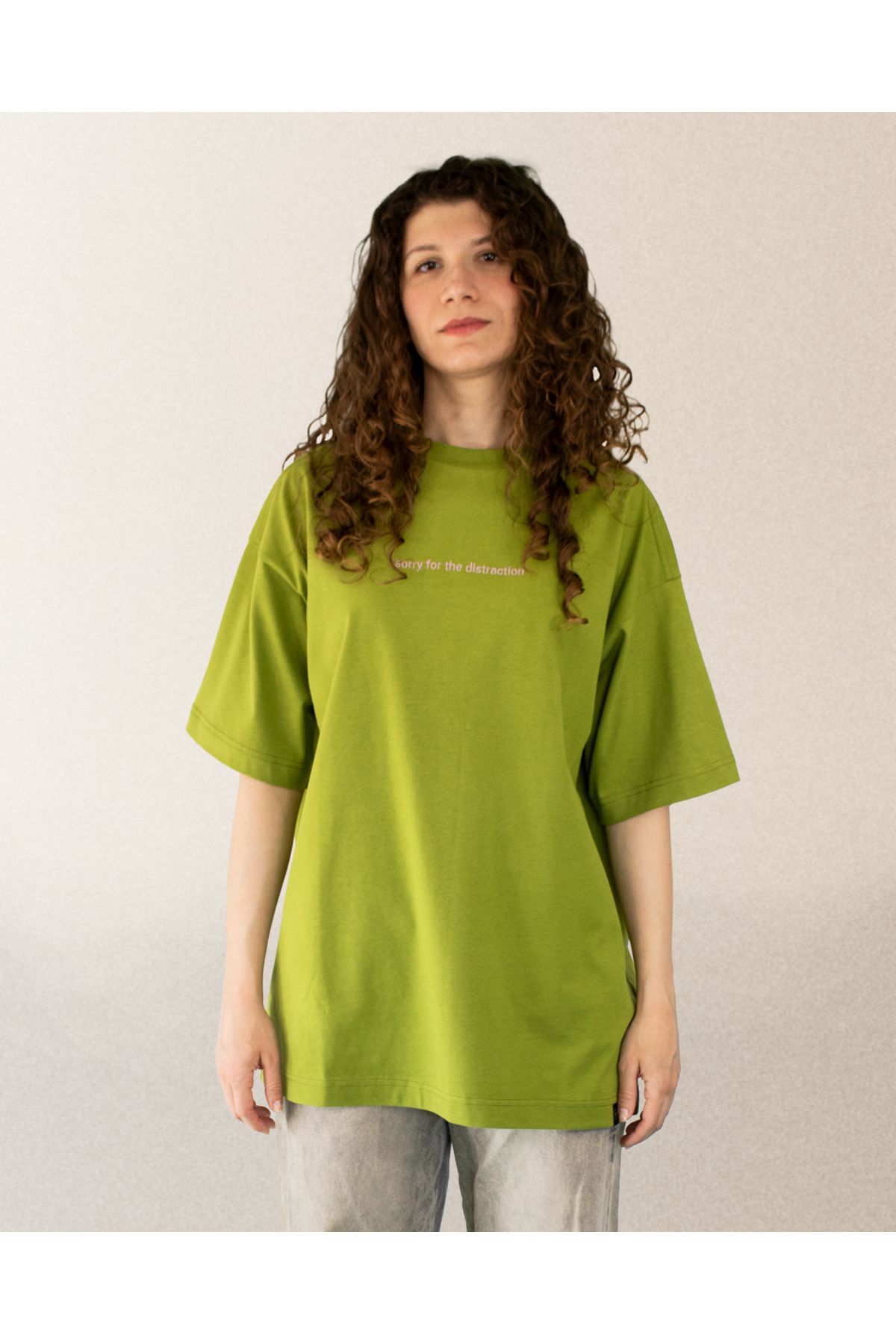 wear.DADASTUDIO Unisex Oversize "sorry for the distraction" t-shirt