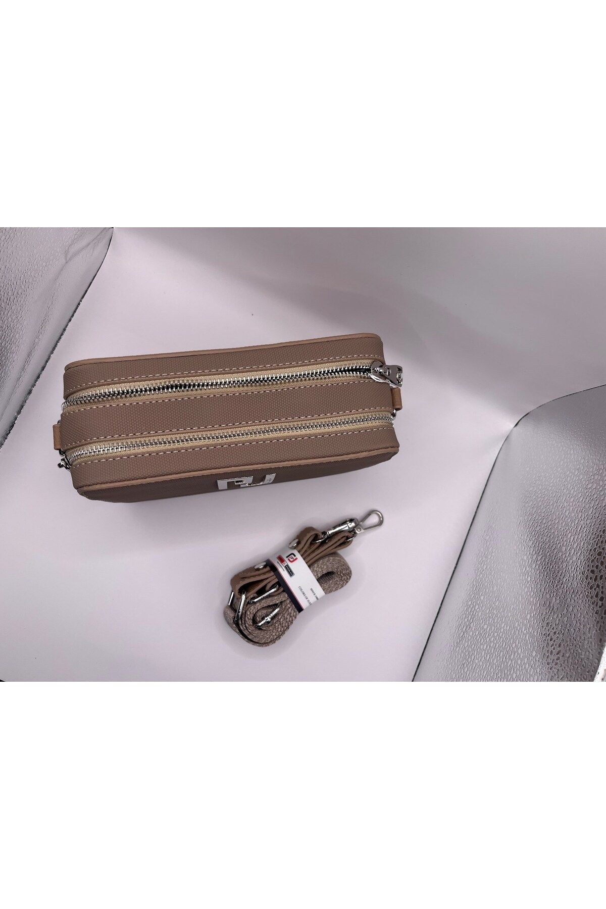 Just Polo JP6016 Kadın 2 Askılı 2 Bölmeli Mini Omuz Ve El Çantası 21x13cm OZT6016