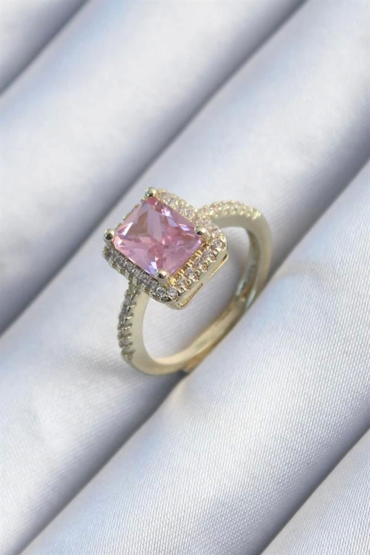 Lale Moda Pirinç Gold Renk Pembe Zirkon Taşlı Kadın Yüzük