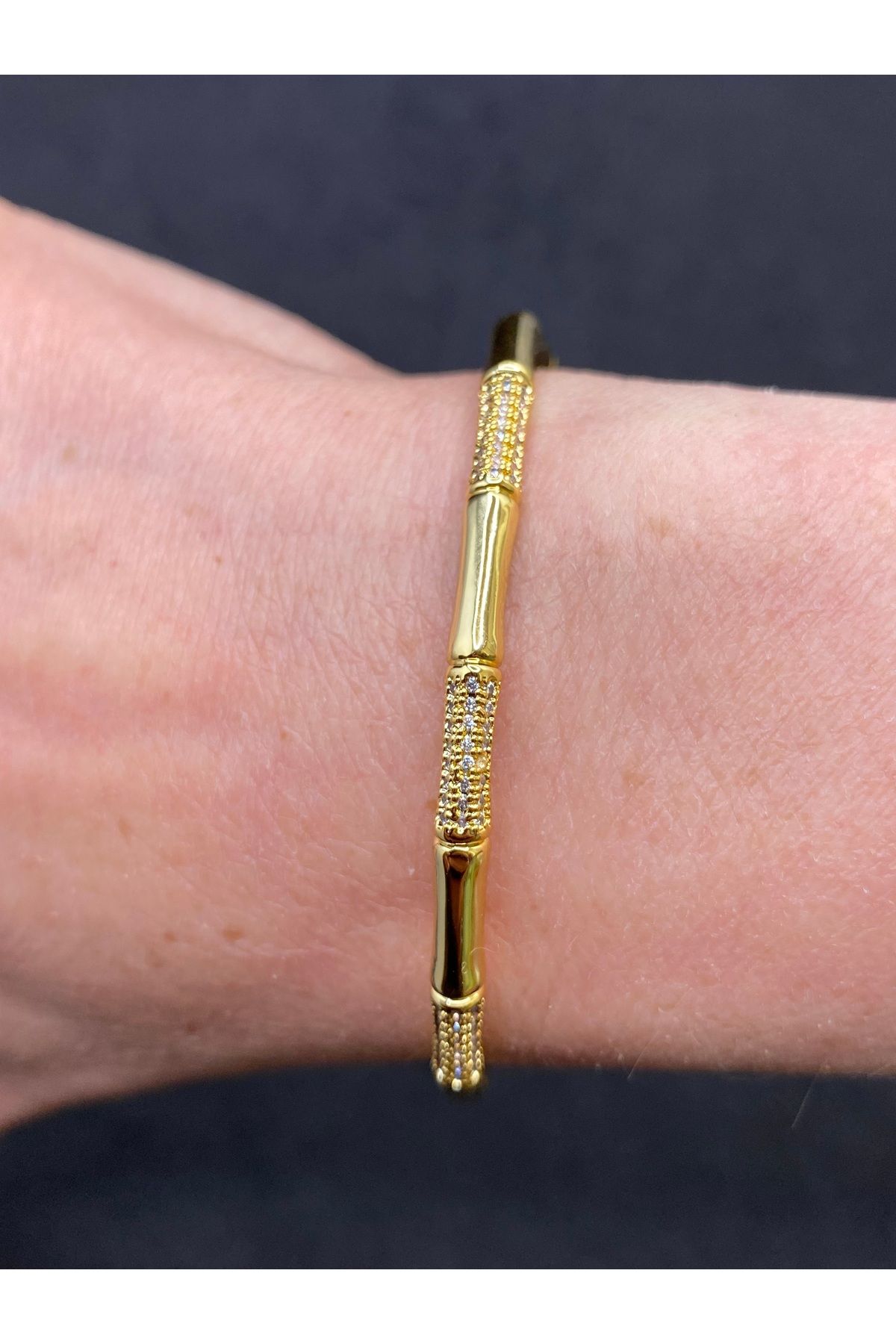 Jiji Jewelery Kemik Model Modern Trend Zirkon Taşlı Paslanmaz Çelik Kelepçe Bileklik