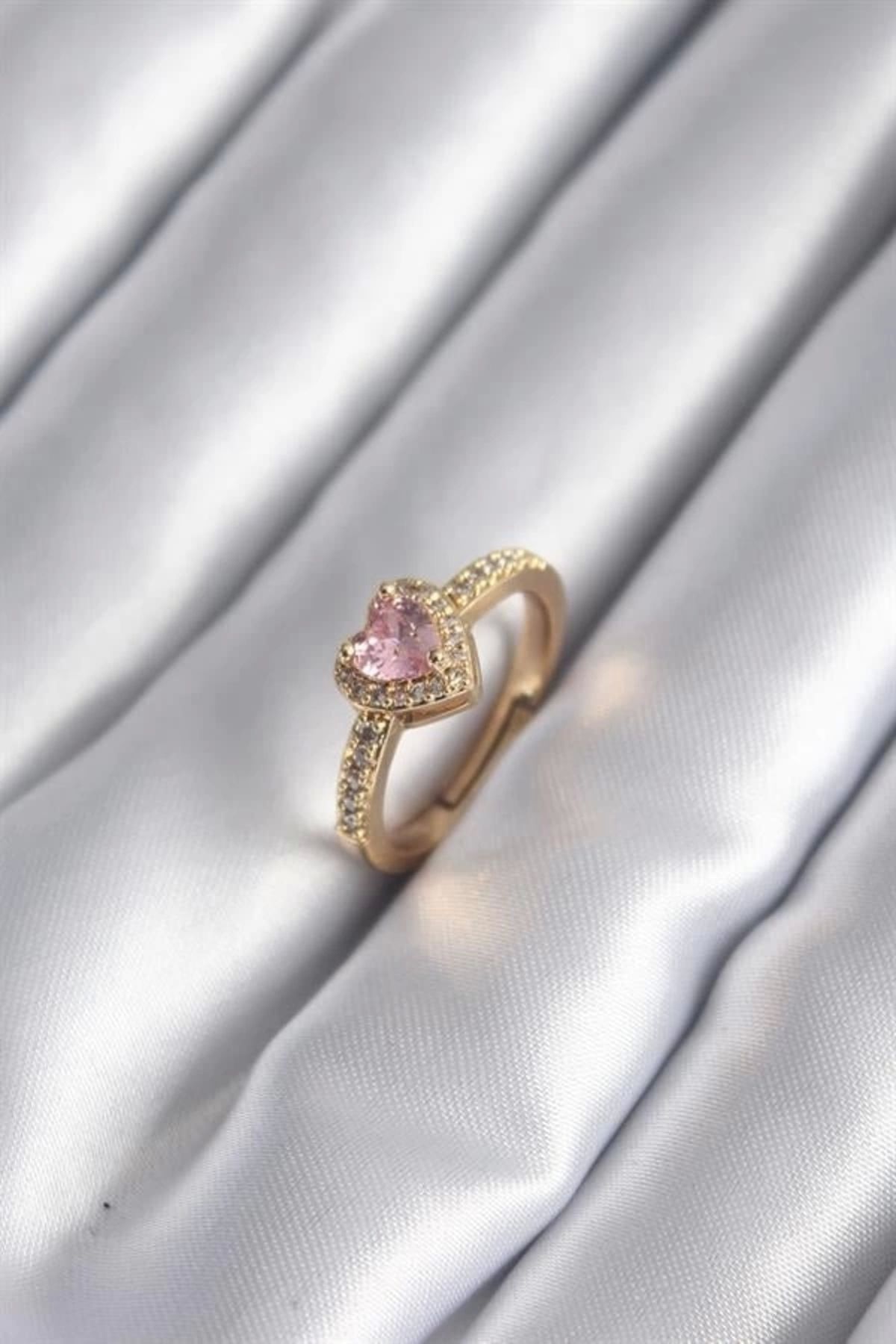 Lale Moda Pirinç Gold Renk Pembe Zirkon Taş Kalp Charm Model Kadın Yüzük