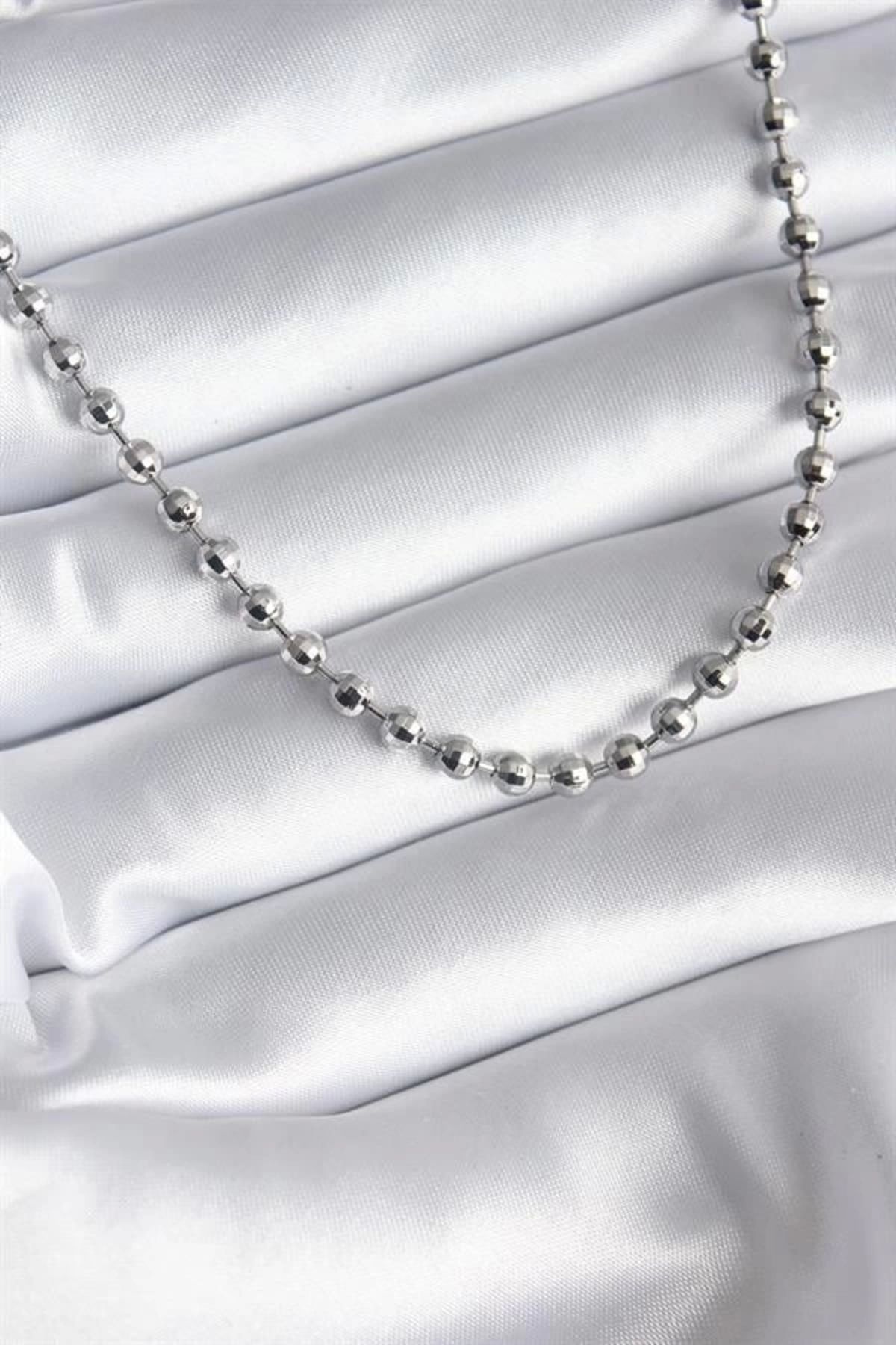 Lale Moda Pirinç Gümüş Renk Topçuk Detay Kadın Kolye