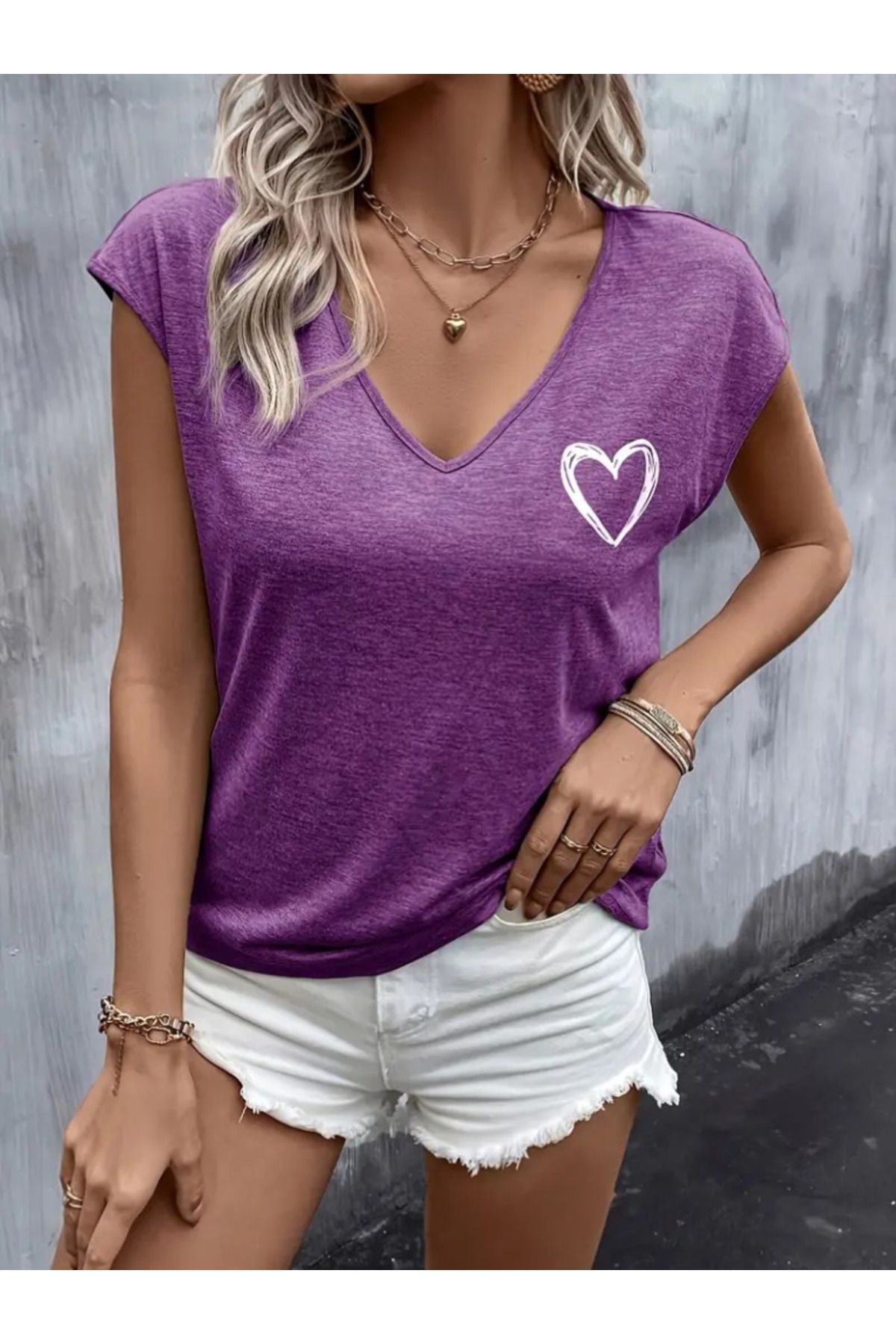 1001moda Kadın Kısa Kollu V Yakalı Kalp Baskılı Viskon Bluz