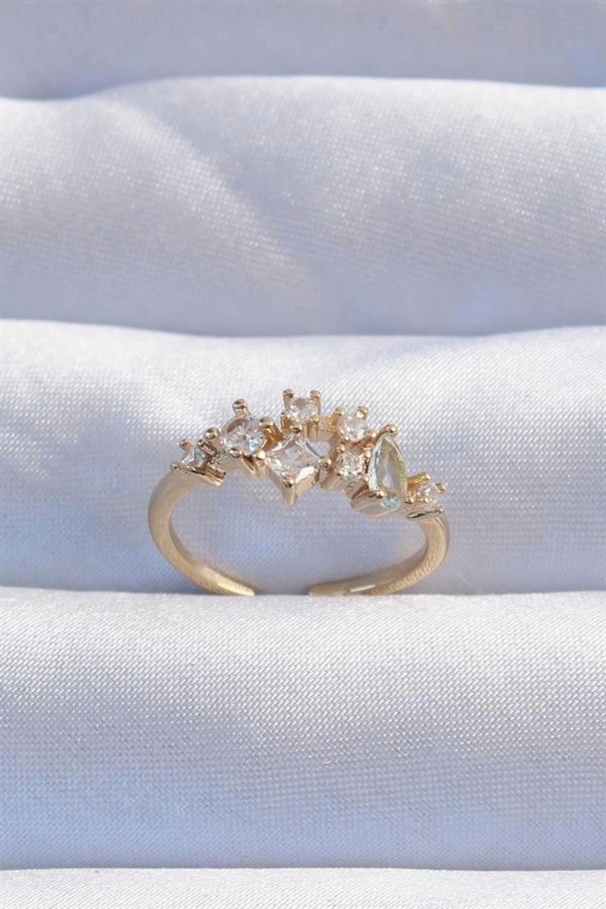 Lale Moda Pirinç Gold Renk Zirkon Taşlı Damla Detay Ayarlanabilir Yüzük