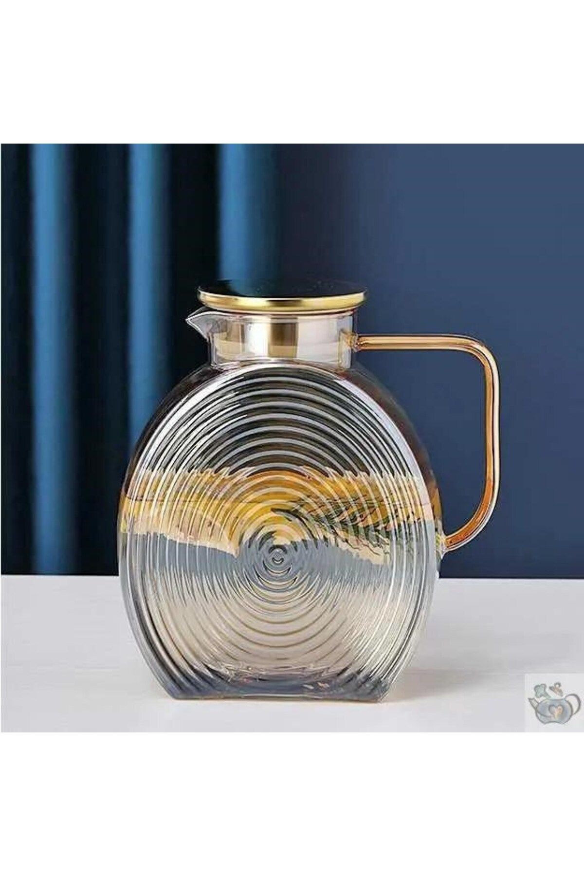 Qerhome Borosilikat Cam Dolap Kapağına Uyumlu Gold Saplı Şeffaf Salyangoz Sürahi 2500 Ml