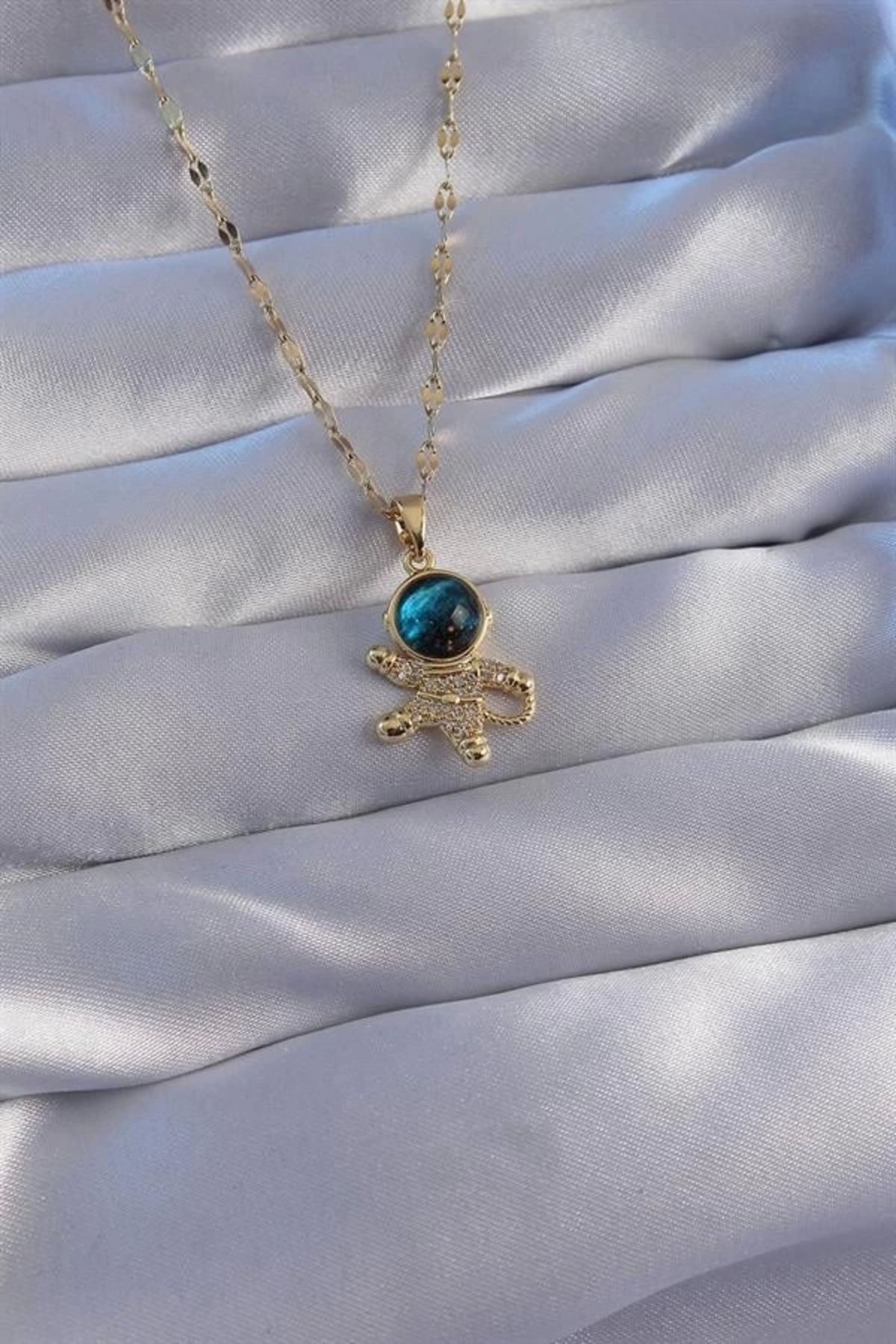 Lale Moda 316L Çelik Zincir Gold Renk Zirkon Taşlı Astronot Figürlü Gezegen Kolye