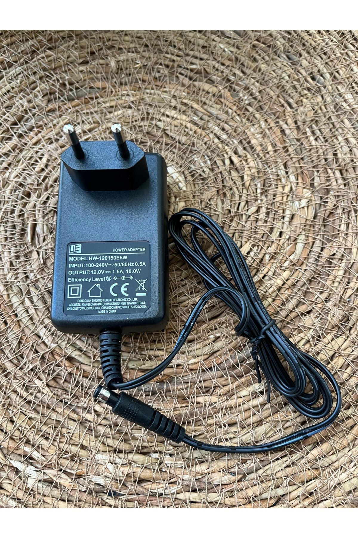 HERSEYBURADAA 12 Volt 1,5 Amper Adaptör