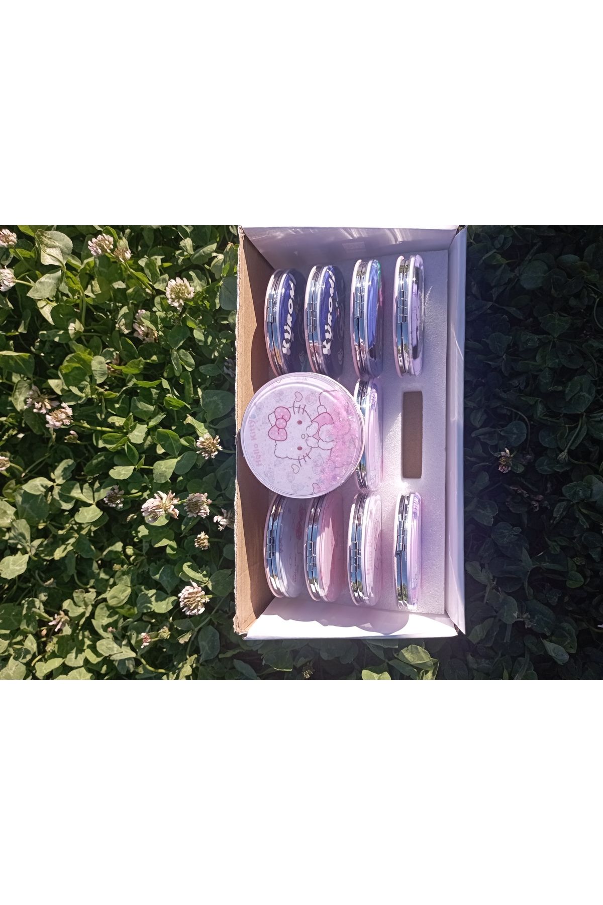 AKSESUARIM Hello Kitty İkisi Bir Arada Ayna ve Büyüteç Makyaj Cep Çanta Aynası