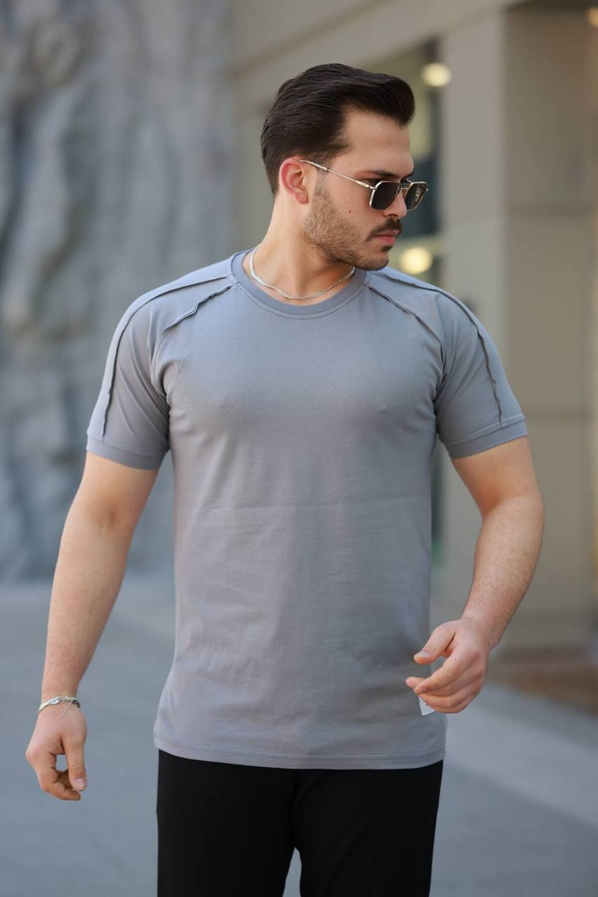 YONEZ MODA Erkek Rahat Kalıp Omuz Dikişi Detaylı Bisiklet Yaka Tişört