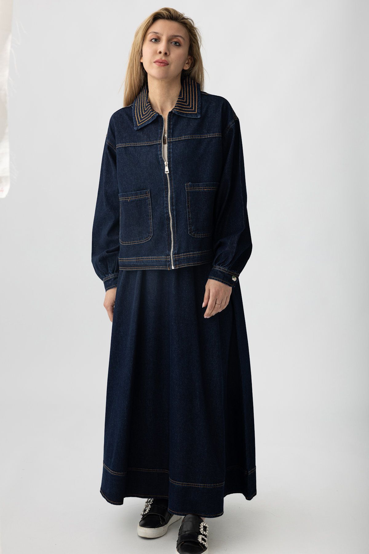 Suede Style 5427 - Cepli, Fermuarlı Yakası Nakış Detaylı Rahat, Şık, Günlük Kadın Etek Ceket Kot Takımı