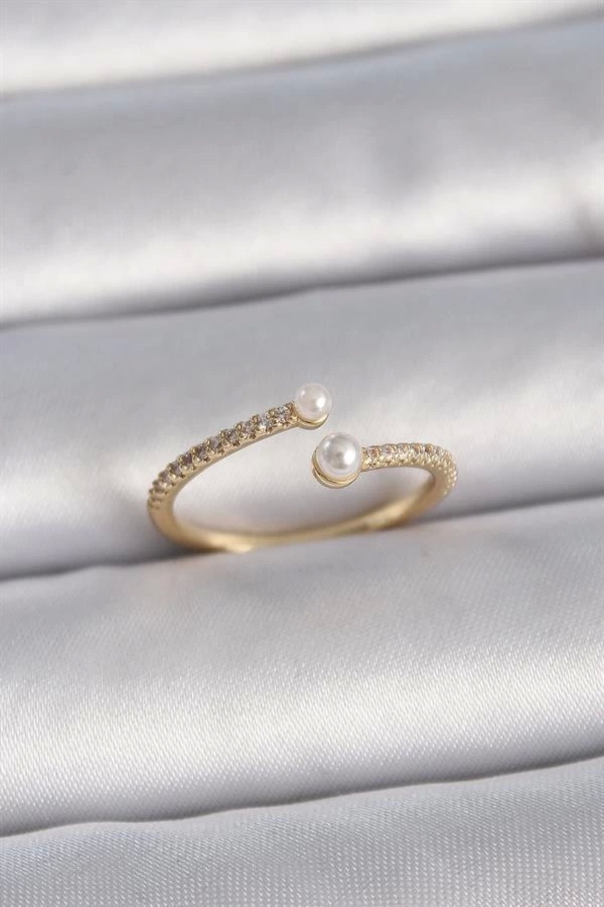 Lale Moda Pirinç Gold Renk Ayarlanabilir Sıralı Zirkon Taşlı İnci Detay Kadın Yüzük