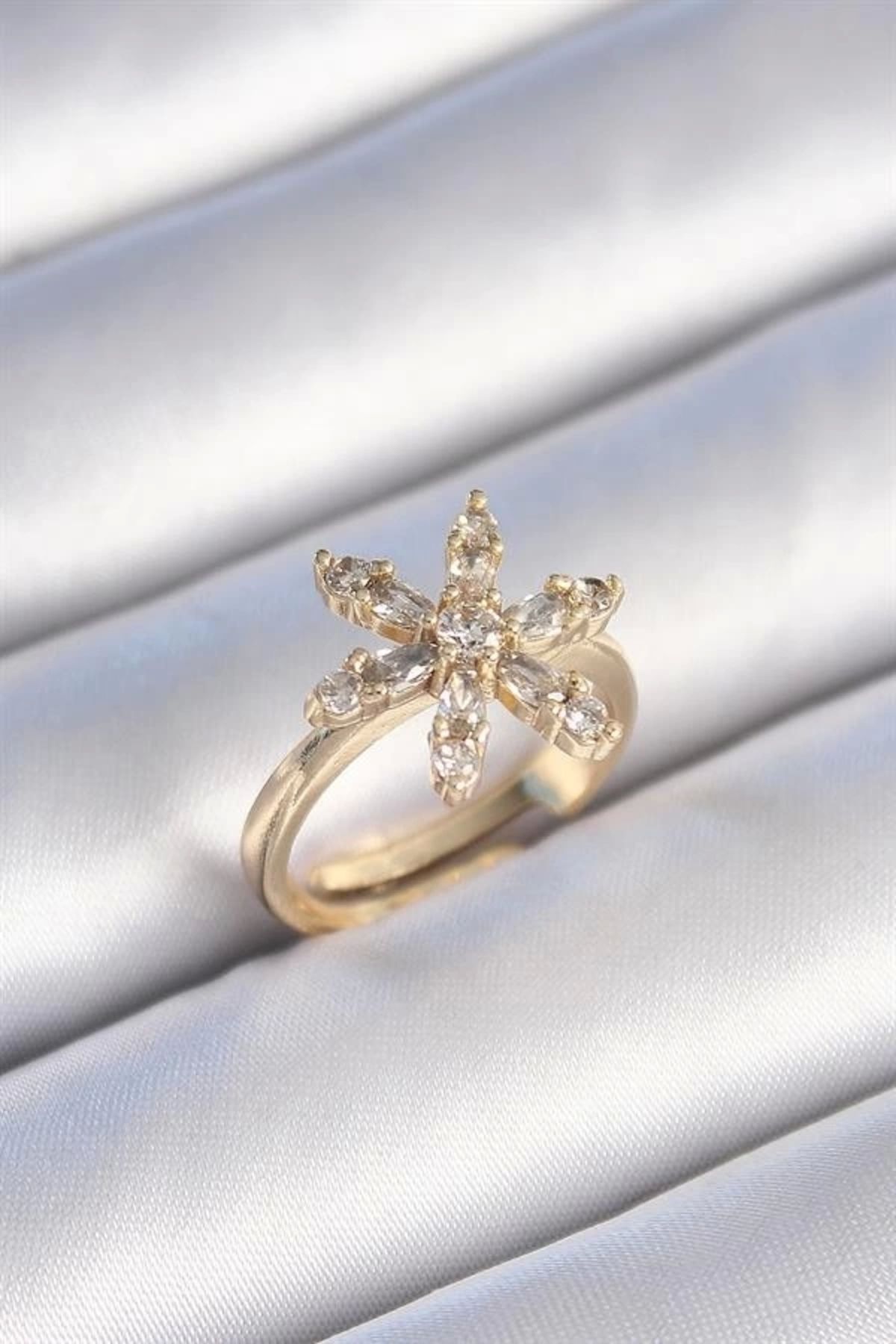 Lale Moda Pirinç Gold Renk Zirkon Taşlı Çiçek Model Kadın Yüzük