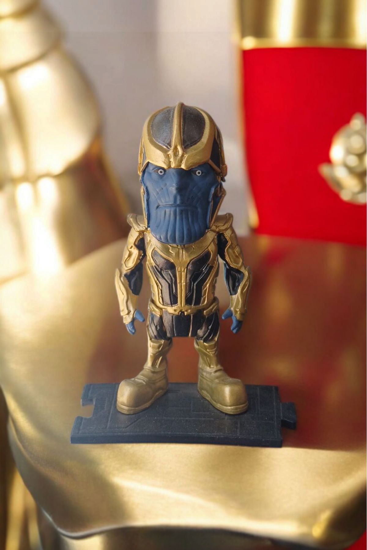 BlcBoutique Marvel Thanos Figürü – Zırhlı Koleksiyonluk Biblo Dekoratif Model