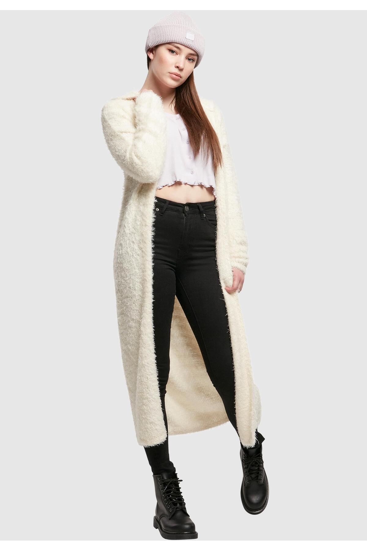 complete the look image