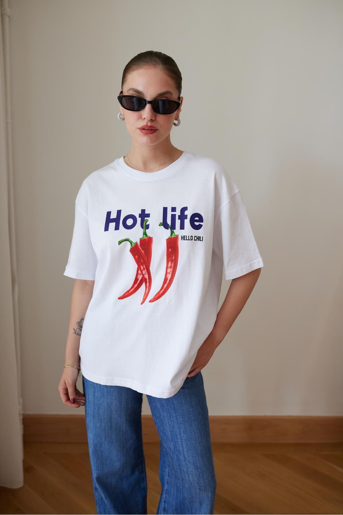 Askı Nişantaşı Beyaz Hot Life Yazılı Oversize T-Shirt