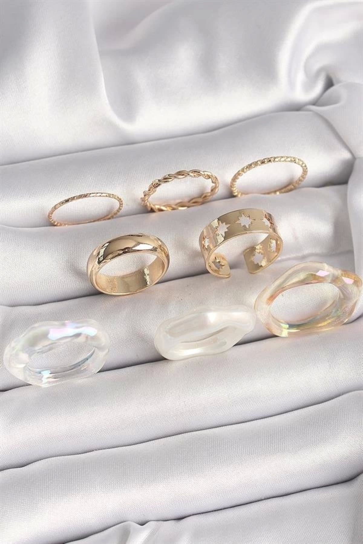 Lale Moda Pirinç Gold Renk Beyaz Akrilik Plastik Modek Kutup Yıldız İşleme Detay Kadın Yüzük Kombini