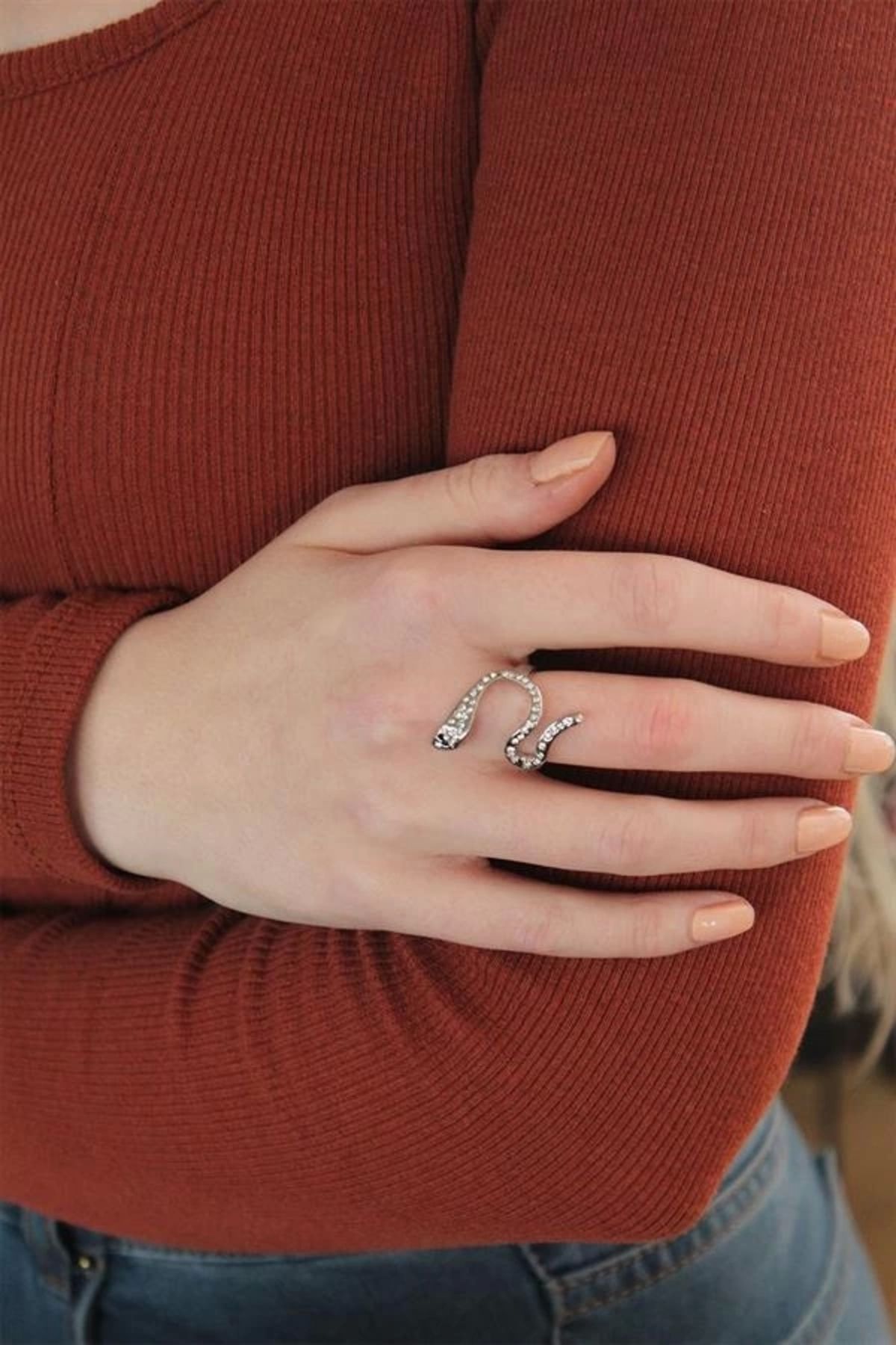 Lale Moda Ayarlanabilir Gümüş Renk Zirkon Taşlı Yılan Yüzük