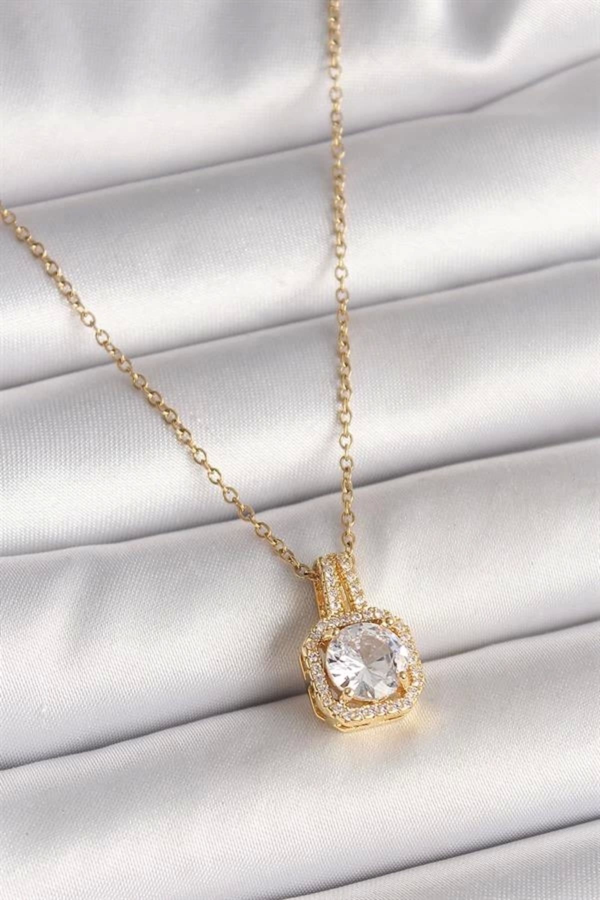 Lale Moda 316L Çelik Gold Renk Zincir Zirkon Taşlı Kare Model Kadın Kolye