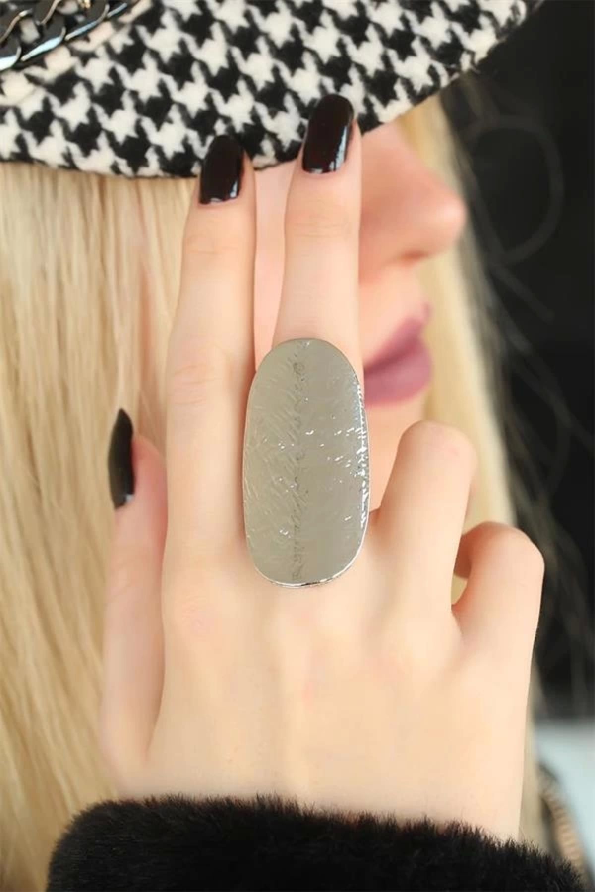 Lale Moda Silver Renk Elips Ayarlamalı Yüzük