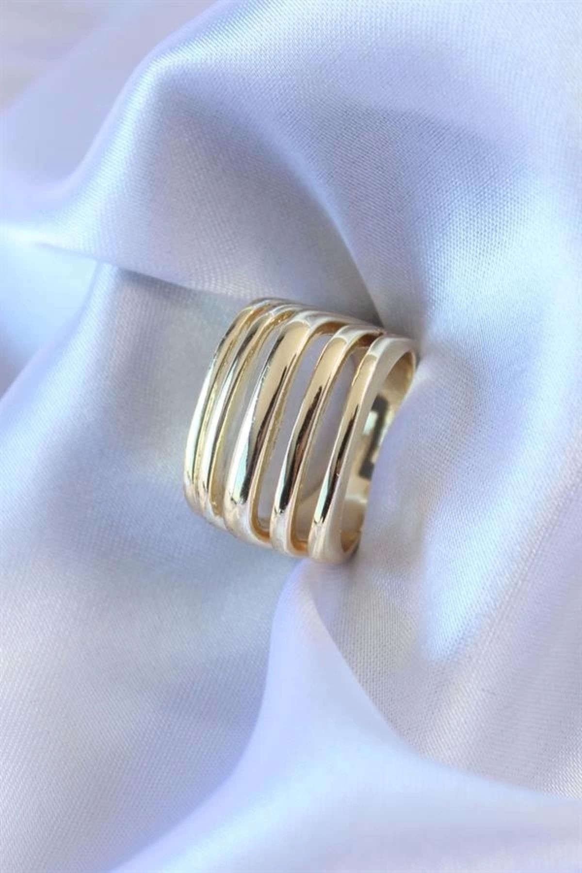 Lale Moda Gold Renk Kaburga Model Kadın Yüzük
