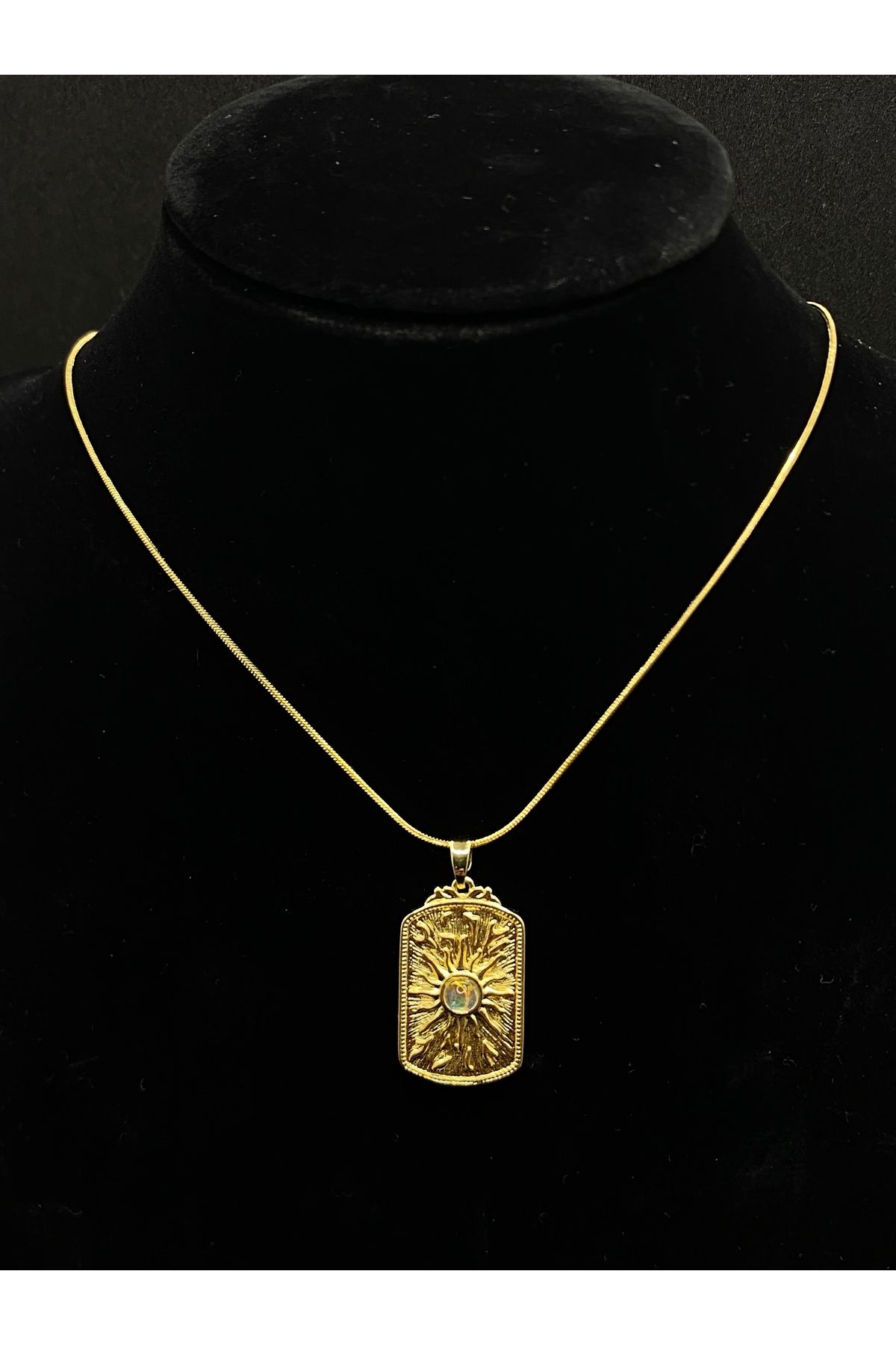 Jiji Jewelery Tarot Güneş Renk Değişen Taşlı Altın Renk Paslanmaz Çelik Kolye