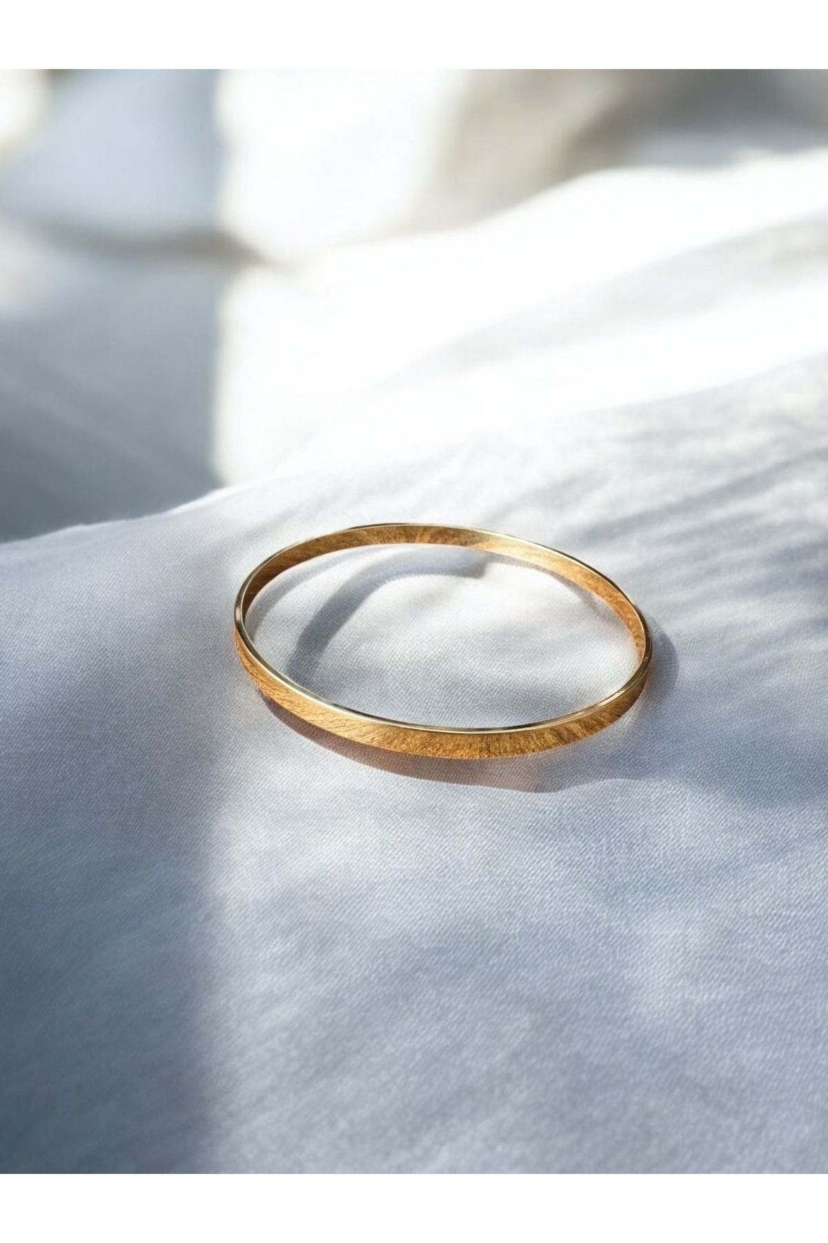 SOFT BİLEKLİK AJDA MODEL ÇELİK GOLD KAPLAMA KARARMAZ