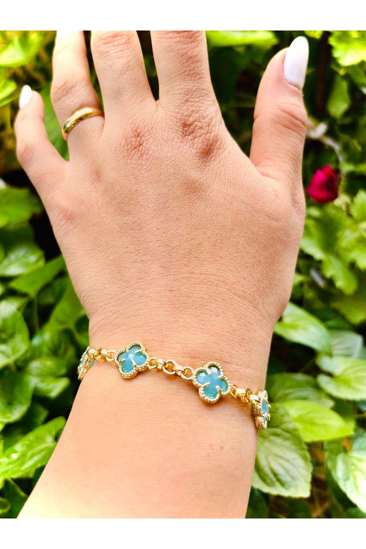 henahera accessory Trendy 14k Altın Kaplama Oniks Taşlı Yonca Şans Bilekliği - Ayarlanabilir Su Geçirmez Takı
