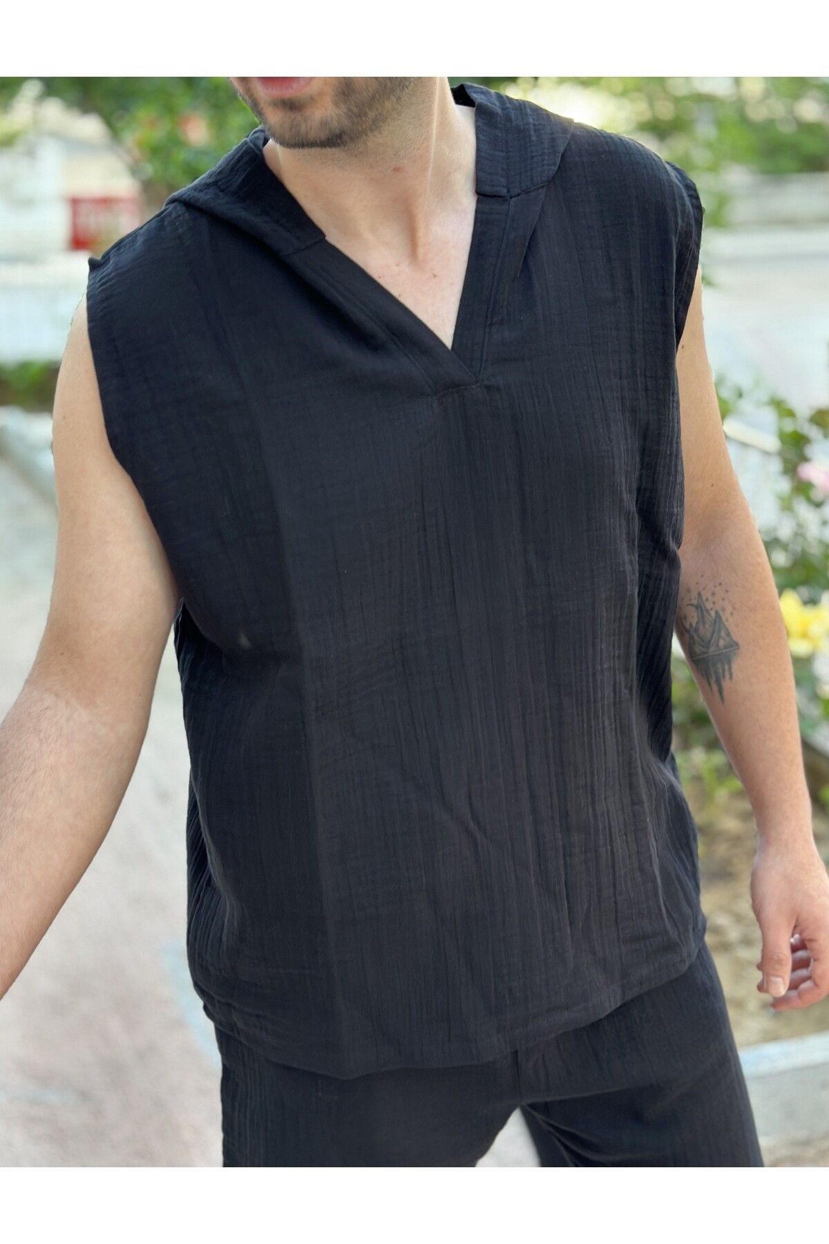 Paseam Atelier Sıfır Kol Kapüşonlu Yazlık Siyah Erkek T-Shirt - 2 Kat Müslin Kumaş