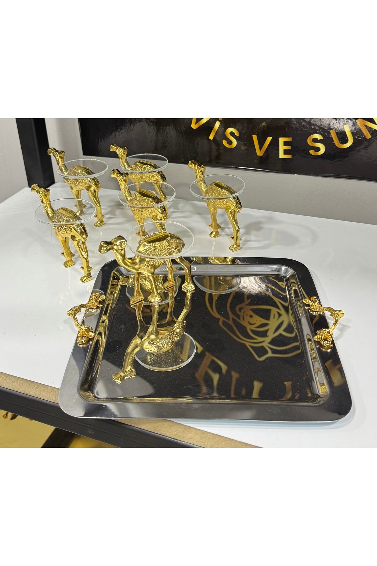 SEVA ÇELİK METAL GOLD AKSESUARLI AYAKLI CAM 6 ADET LOKUMLUK DEVE AKSESUAR İKRAMLIK