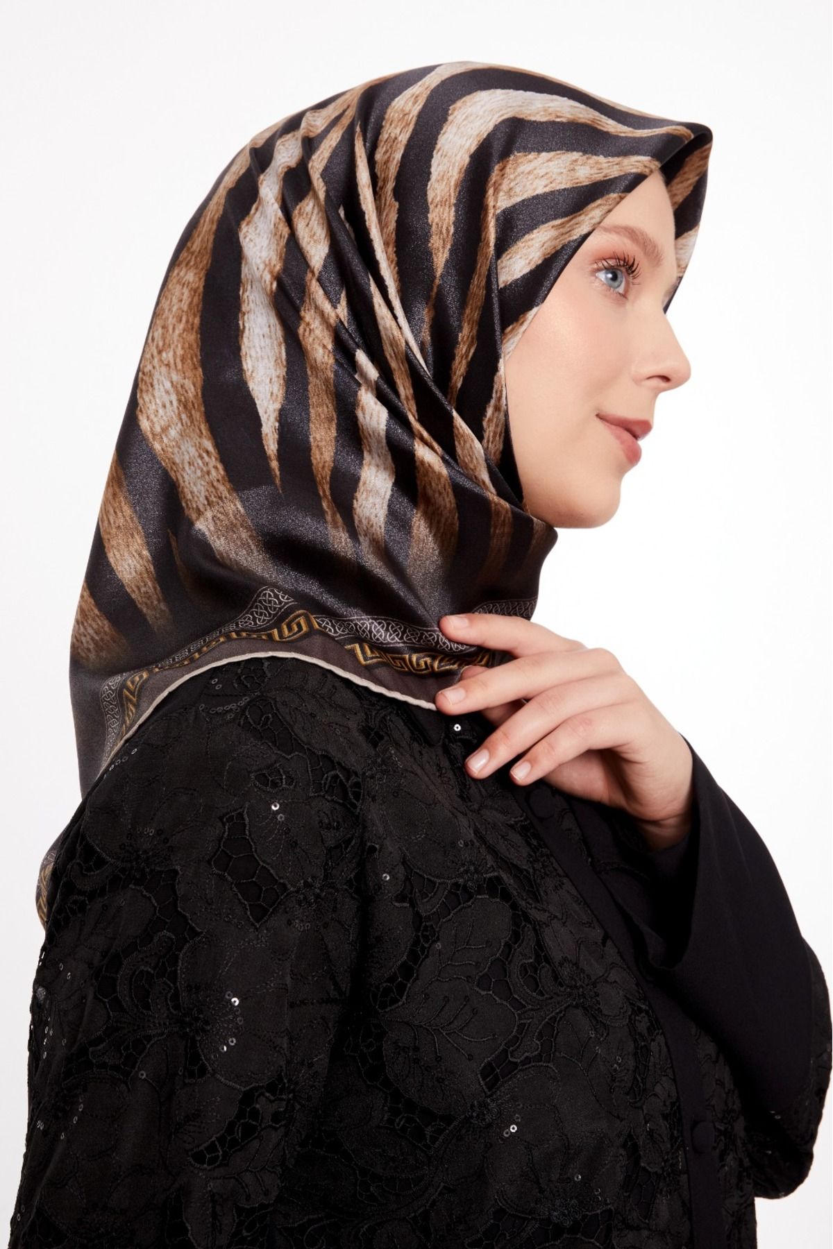 Levidor Zebra Desen Işıltılı Kristal Eşarp