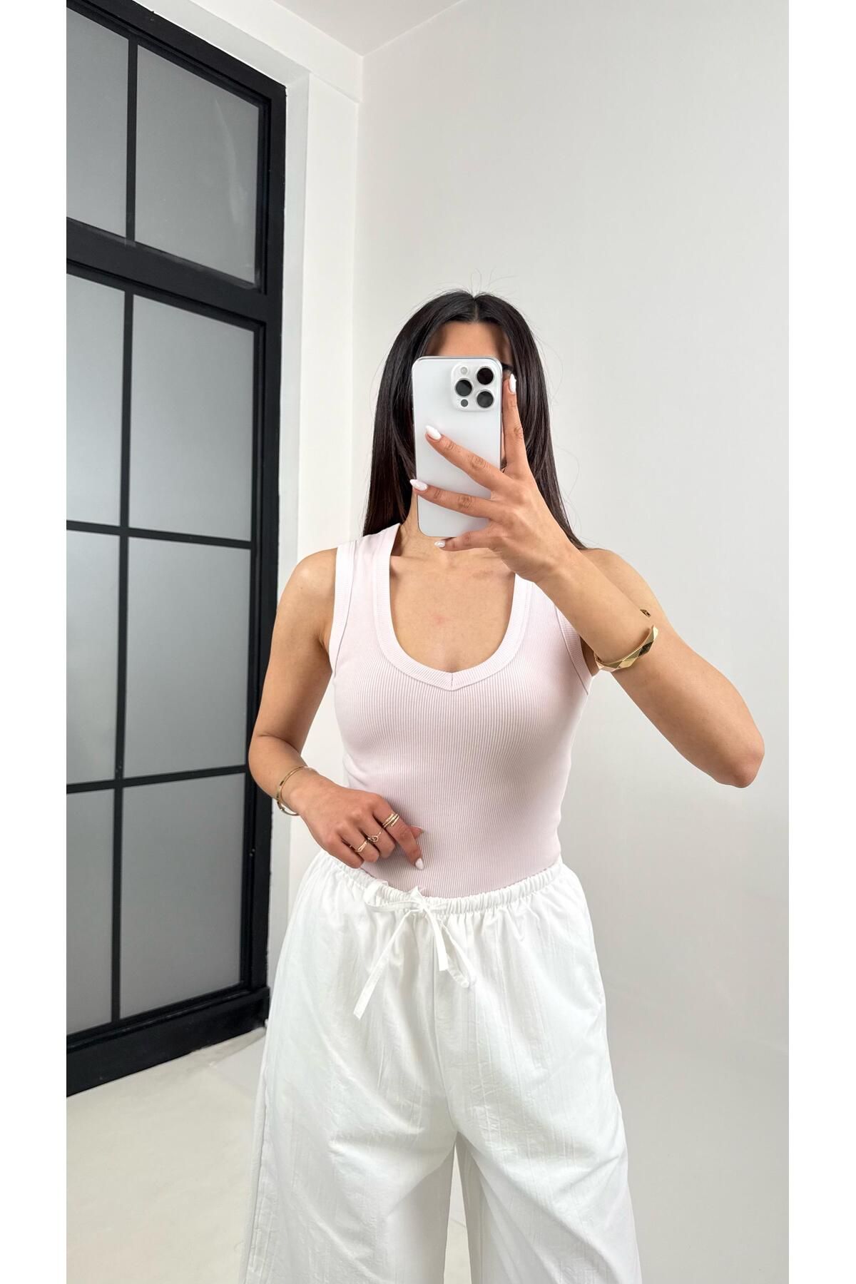 Gaus Pembe V Yaka ZR Muadil Atlet Gaus00359