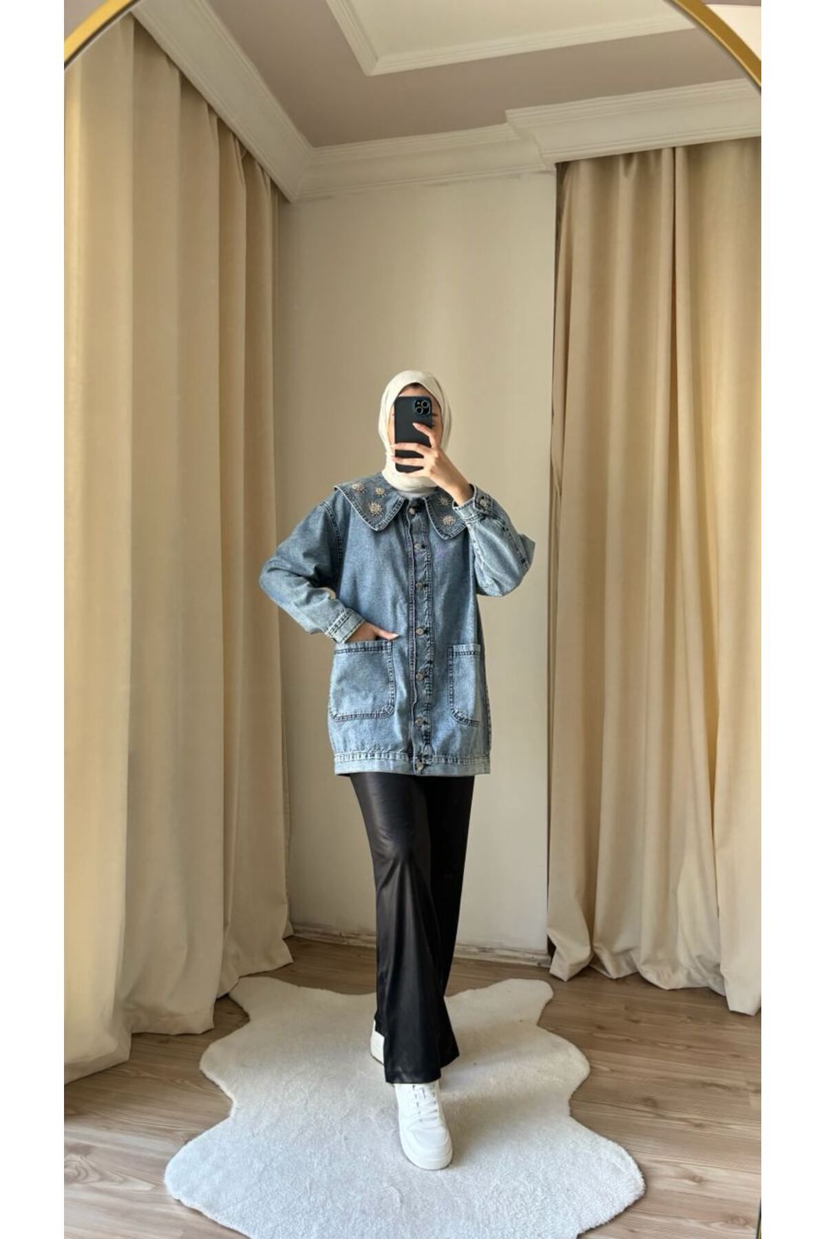 Suede Style 8666 - Yakası Boncuk Nakış Detaylı Rahat Şık Kadın Kot Ceket
