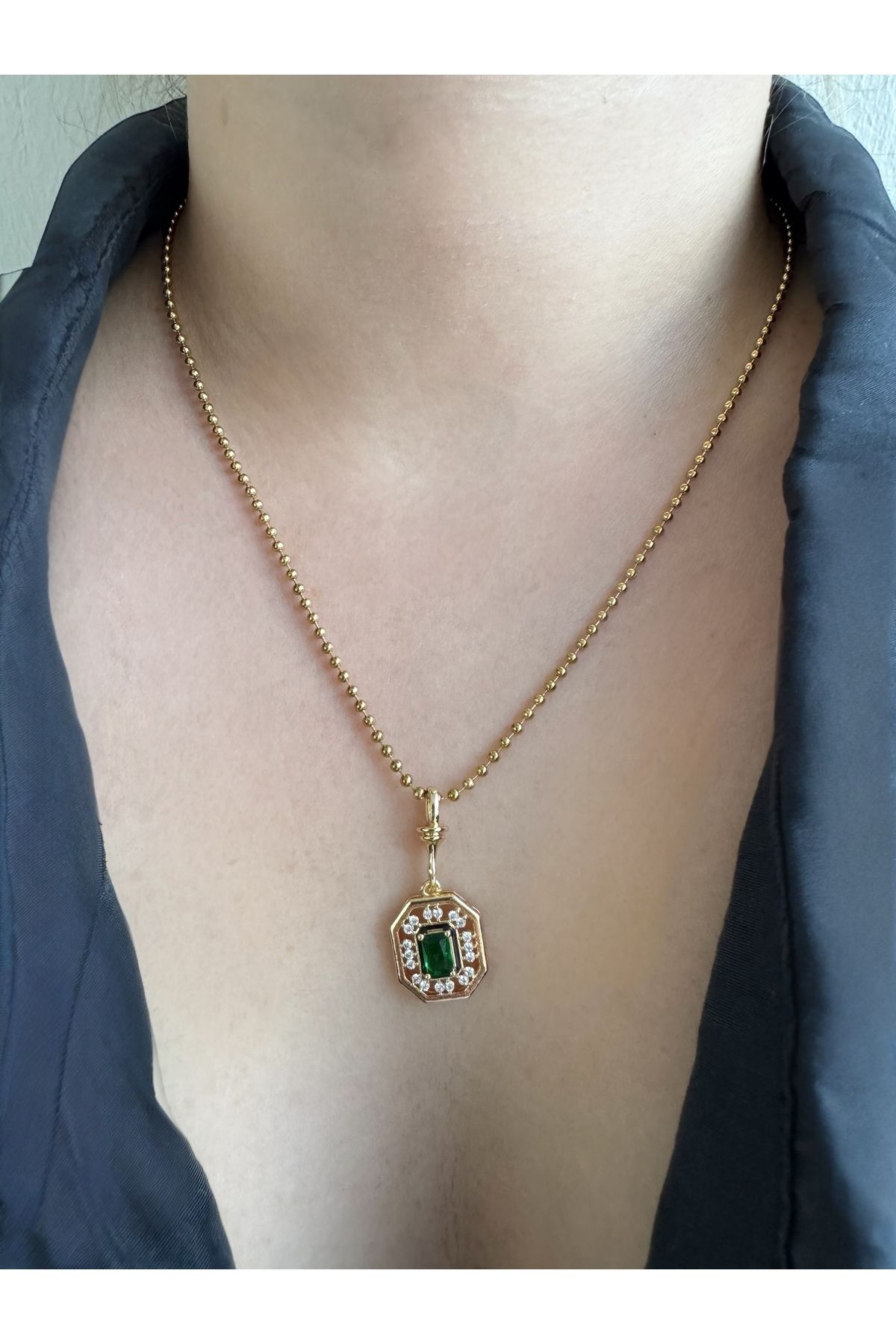 Gilia Jewelry Çelik Serenay Kolye Zümrüt Taşlı Yeşil Kare Kolye