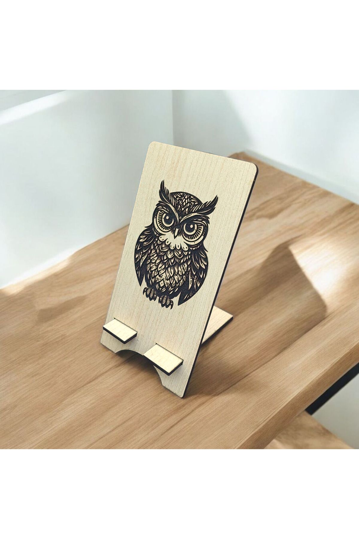 woodmomente Baykuş Desenli Ahşap Telefon Standı – Doğal Masaüstü Telefon Tutucu