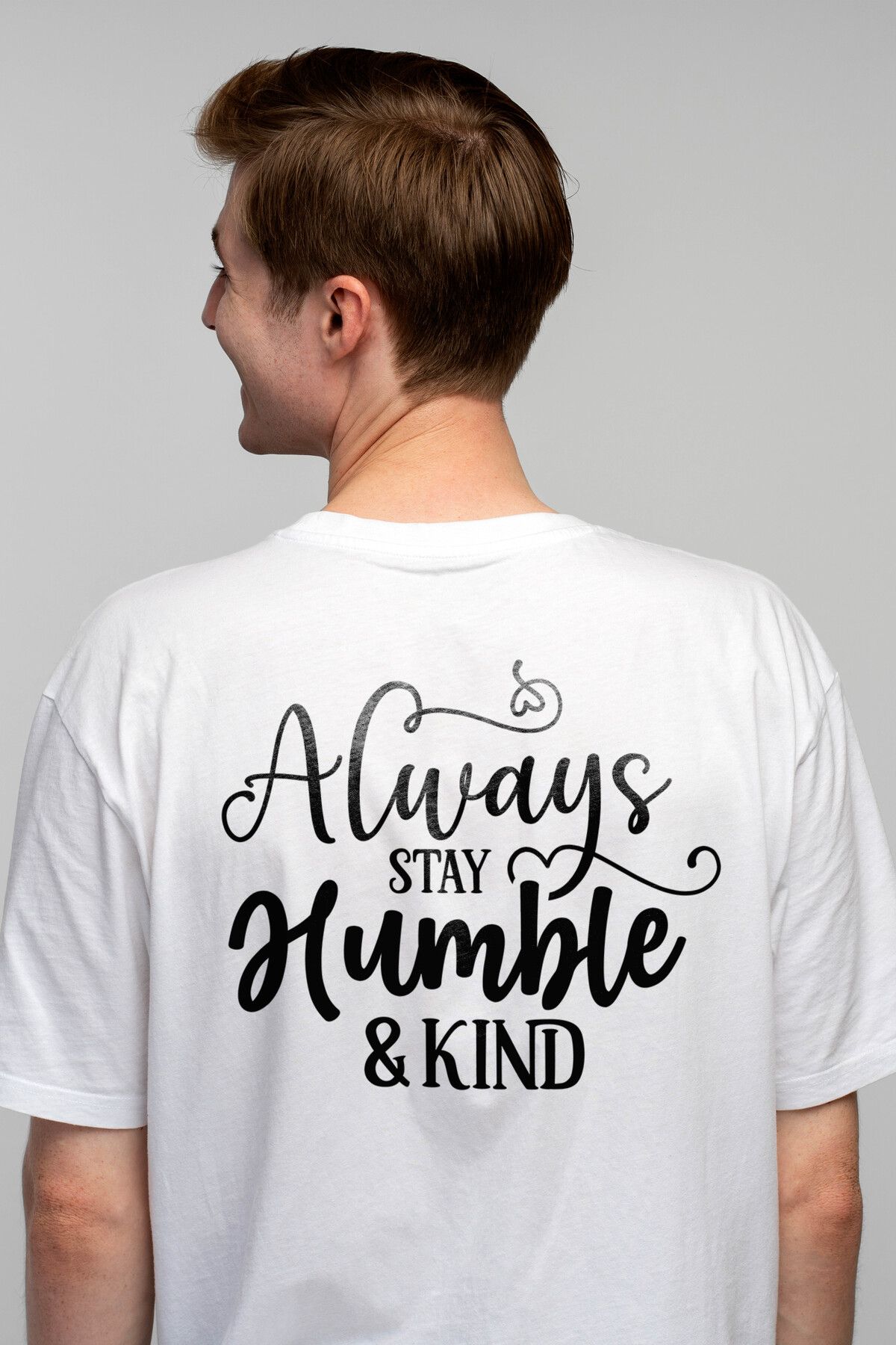 StoryGift Romania Tricou Barbati Cu Mesaj In Limba Engleza Care Te Indeamna Sa Fii Mereu Modest Si Bun Cu Im Stg Masculin - XL