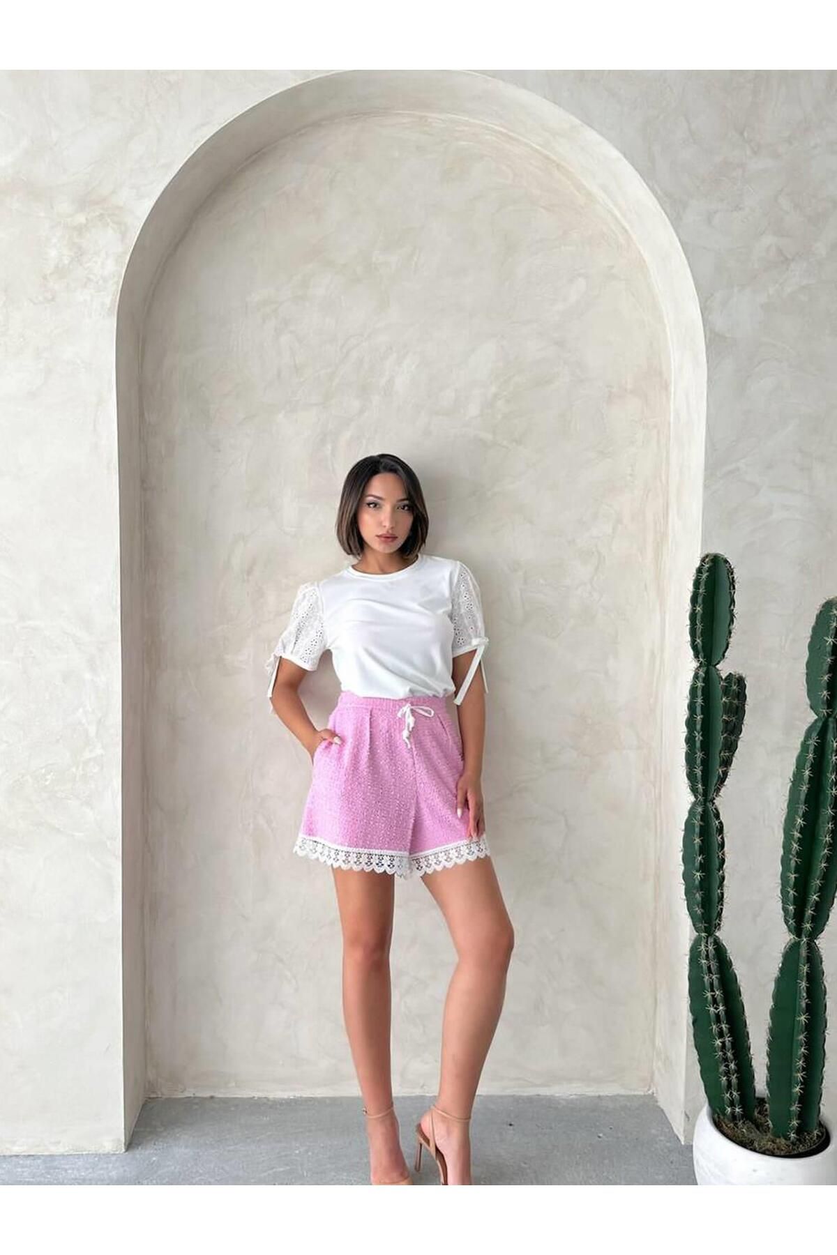 Coral Pul Detaylı Dantelli Şort Pembe