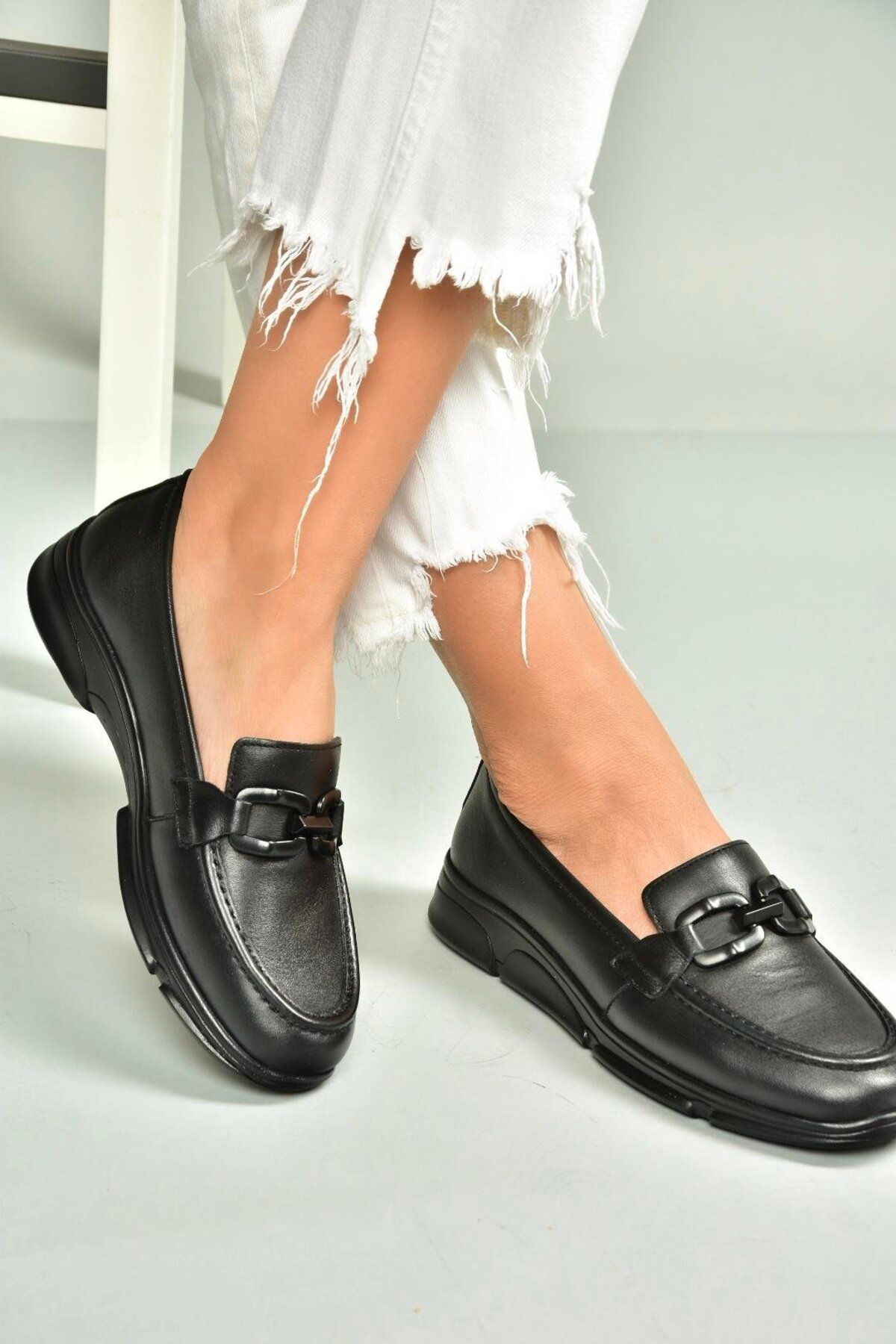 Fox Shoes T555081403 Siyah Hakiki Deri Günlük Kadın Ayakkabı