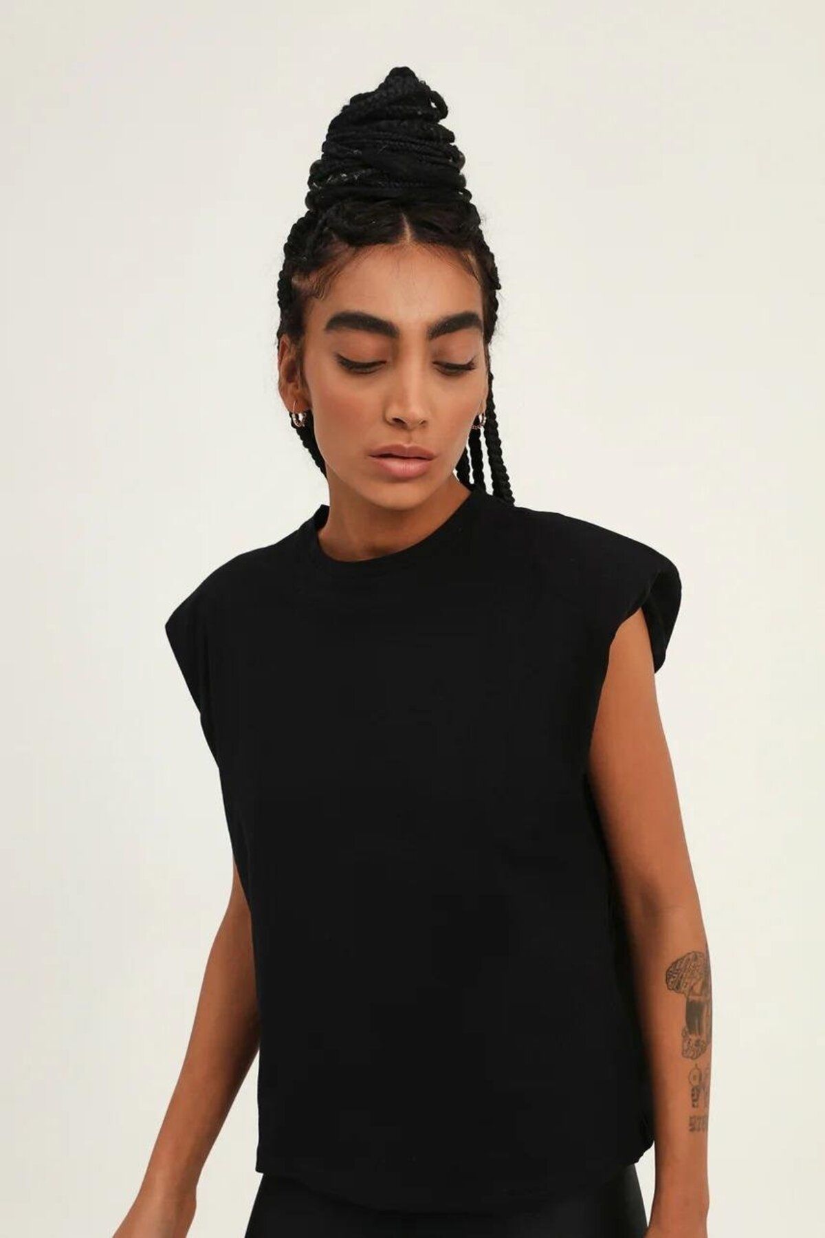 Moda Asrın Vatkalı Kolsuz Basic Tişört Siyah